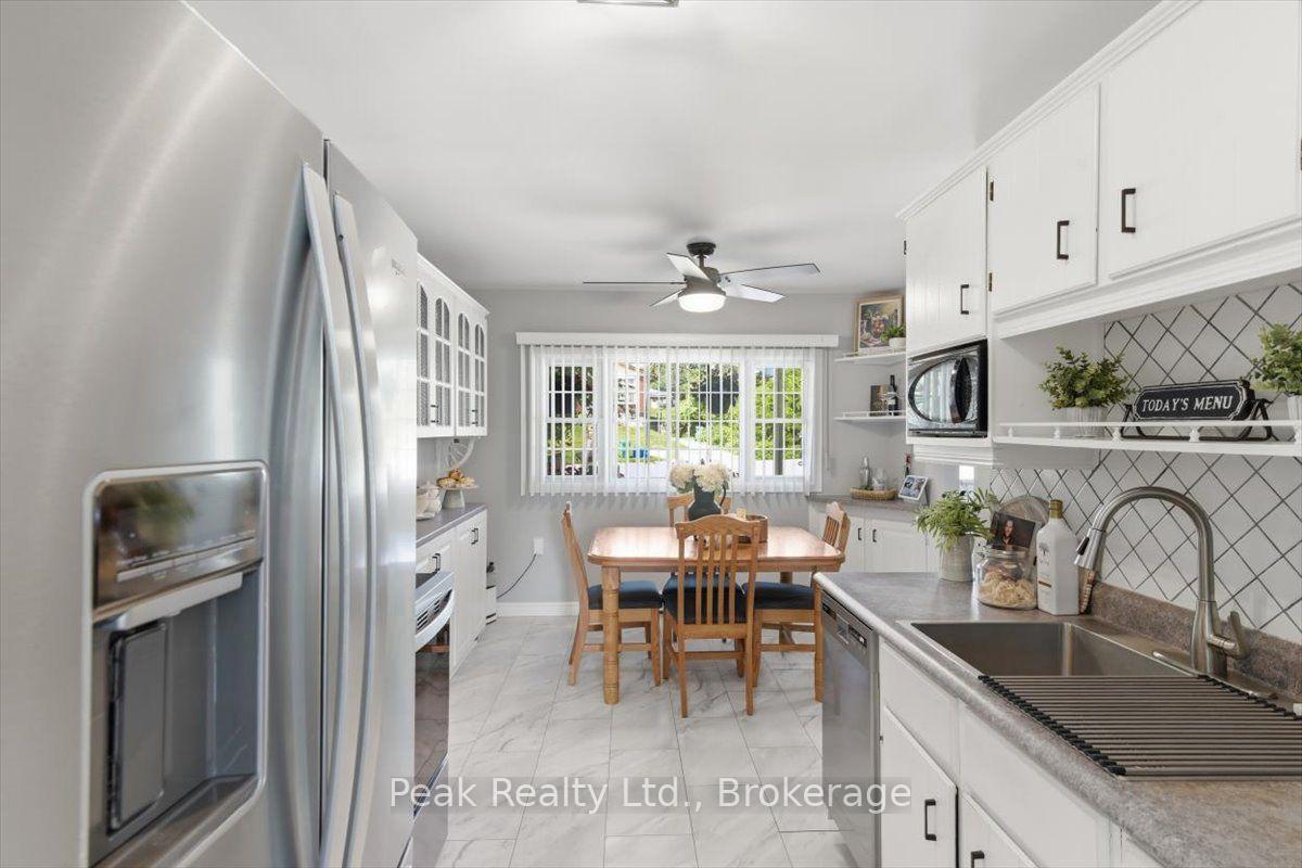 Photo 16 of 1673 Applewood Crescent, Peterborough, Monaghan Ward 2 — HOMEH