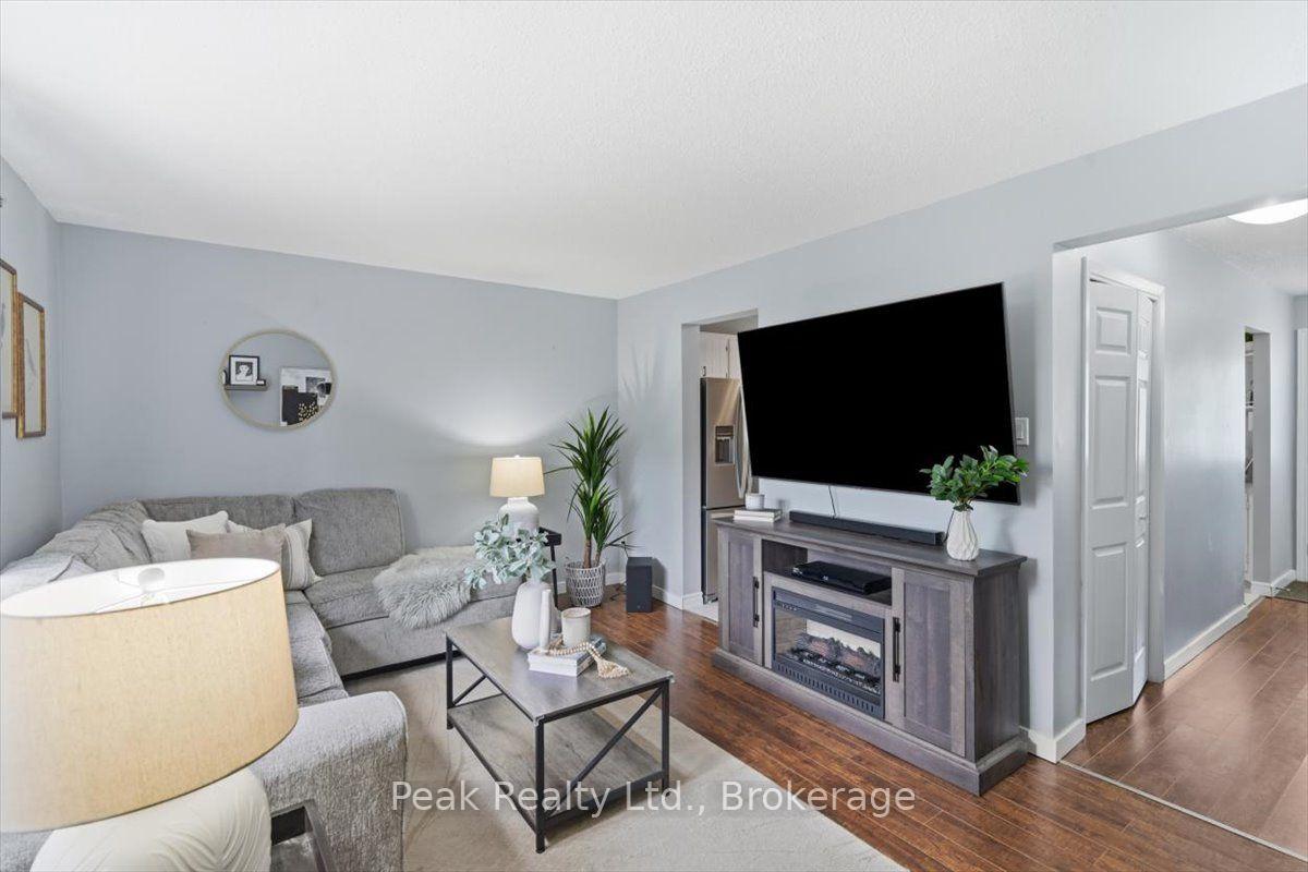 Photo 23 of 1673 Applewood Crescent, Peterborough, Monaghan Ward 2 — HOMEH