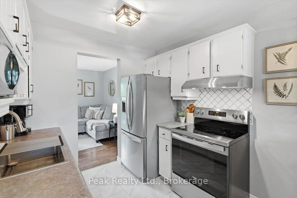 Photo 18 of 1673 Applewood Crescent, Peterborough, Monaghan Ward 2 — HOMEH