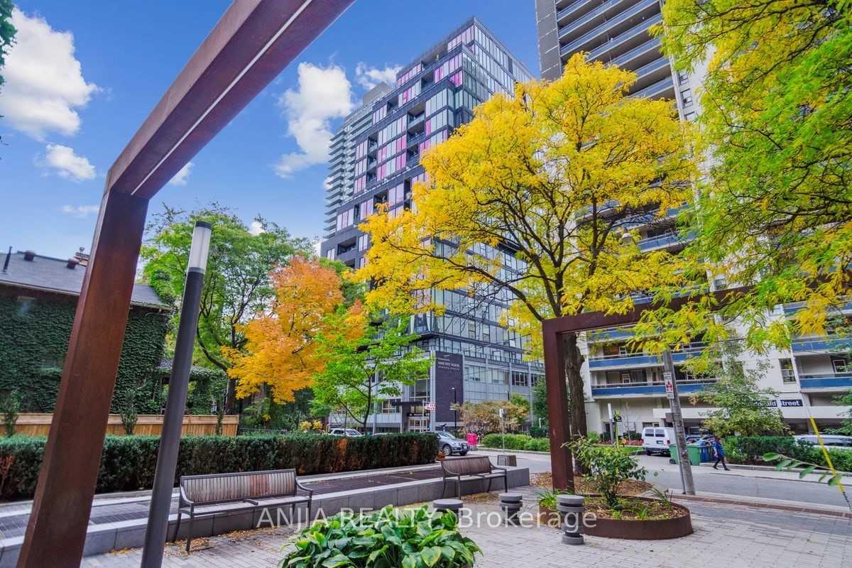 Photo 3 of Unit 409, 17 Dundonald Street, Toronto, Church-Yonge Corridor — HOMEH