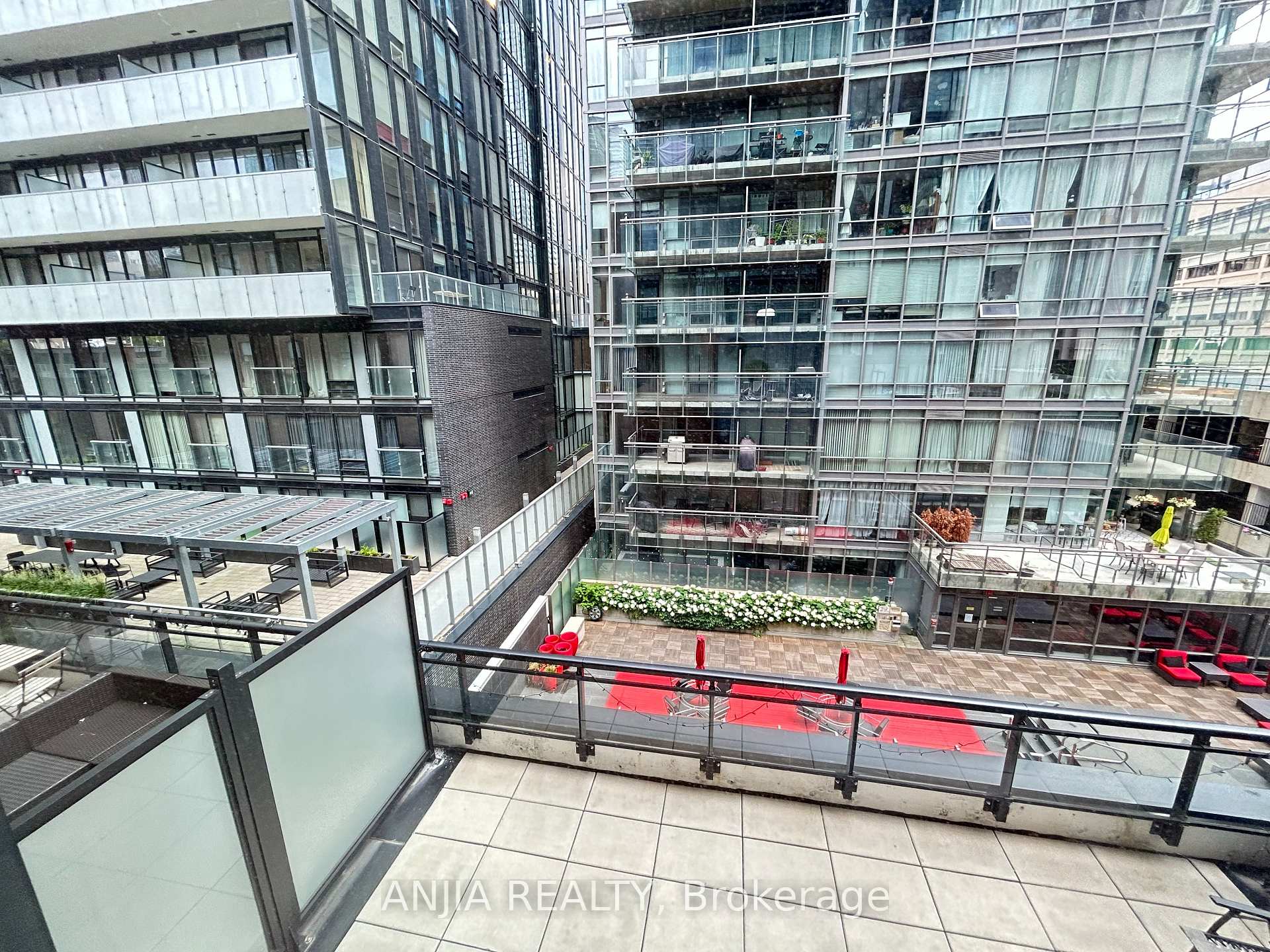 Photo 8 of Unit 409, 17 Dundonald Street, Toronto, Church-Yonge Corridor — HOMEH