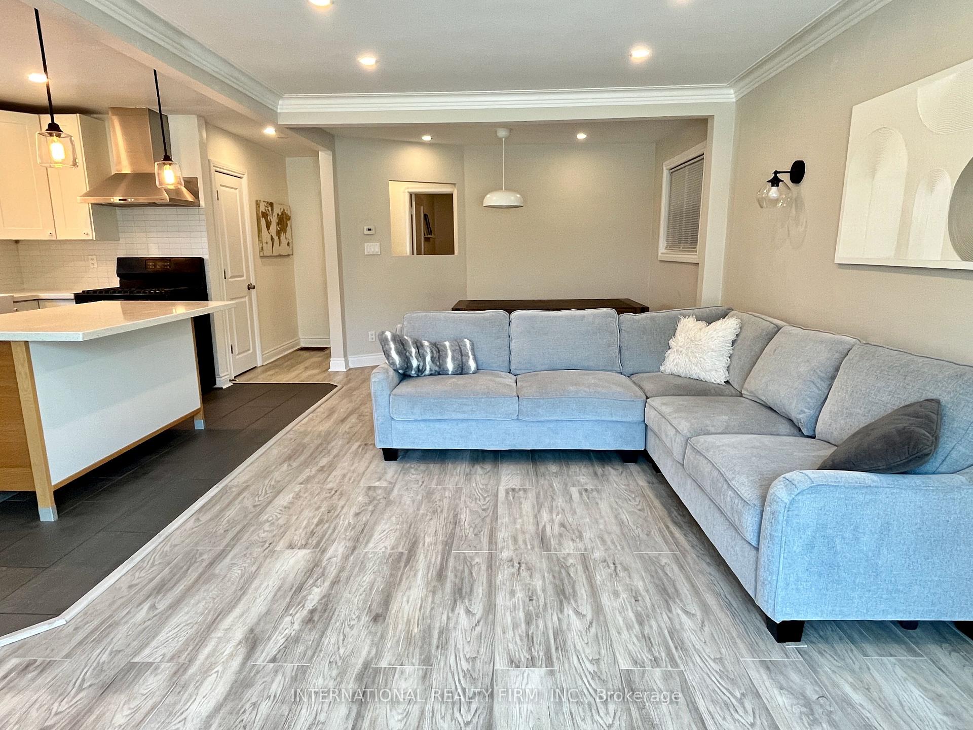 Photo 5 of 688 Sammon Avenue, Toronto, Danforth Village-East York — HOMEH