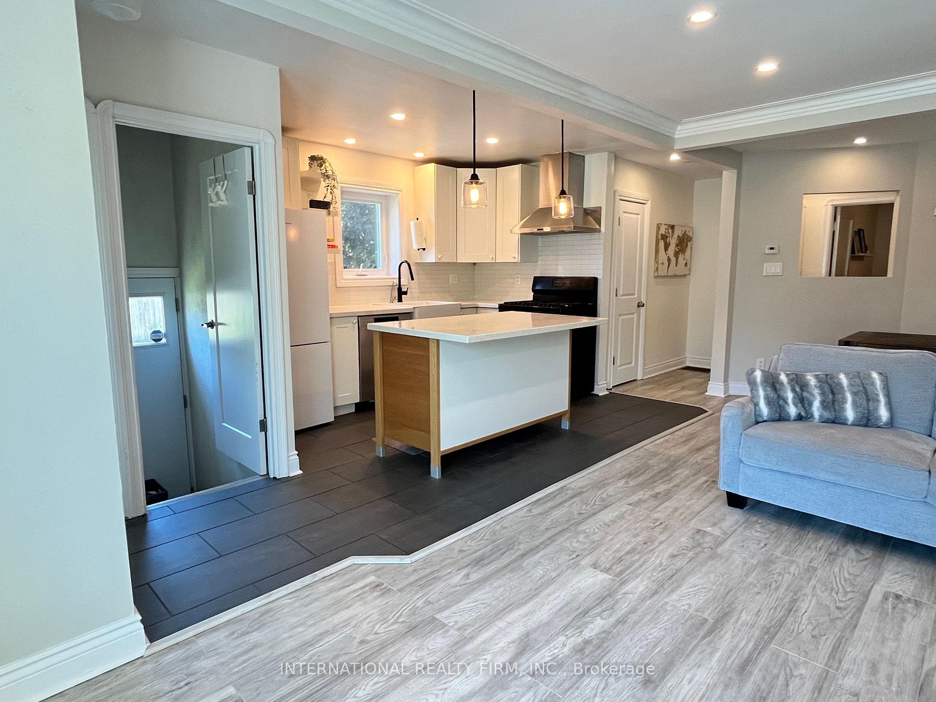 Photo 6 of 688 Sammon Avenue, Toronto, Danforth Village-East York — HOMEH