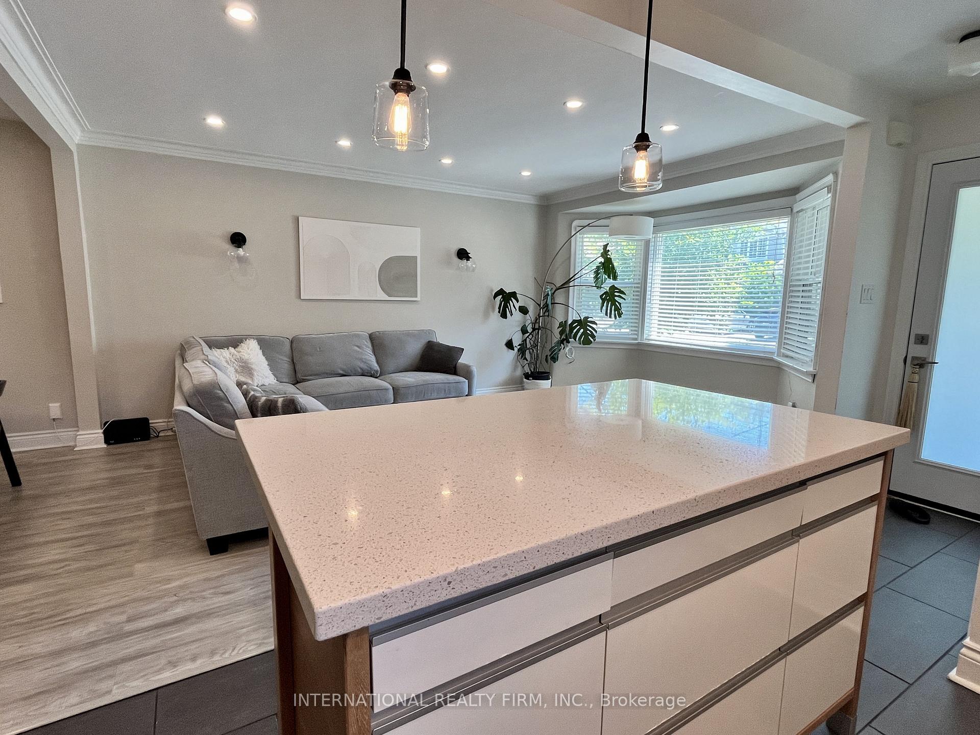 Photo 14 of 688 Sammon Avenue, Toronto, Danforth Village-East York — HOMEH