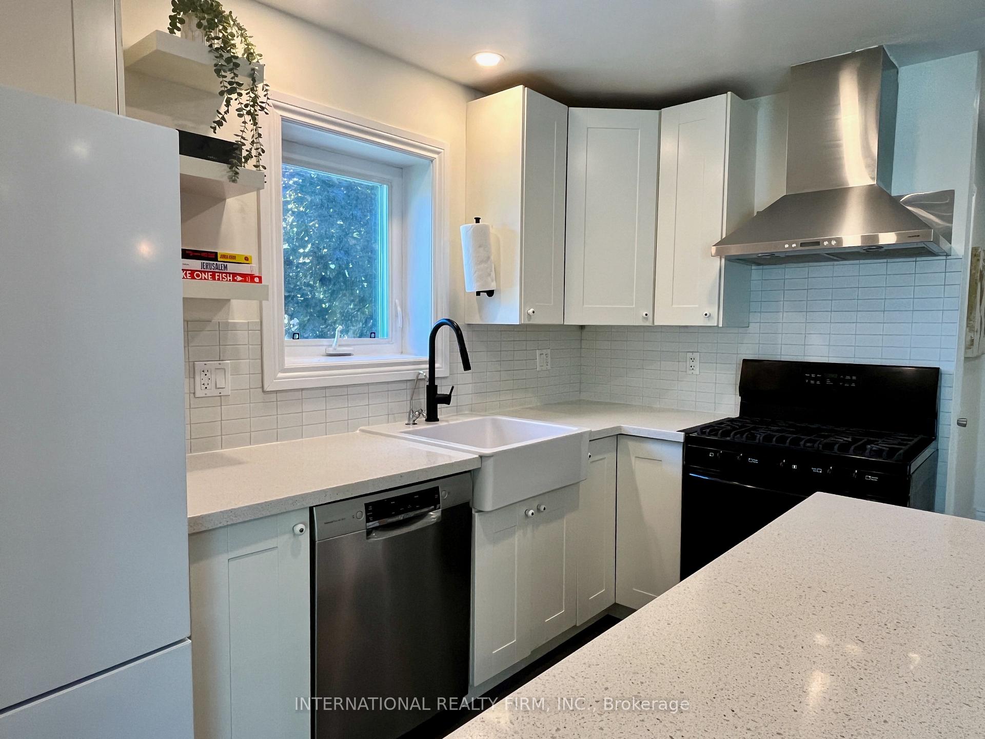 Photo 17 of 688 Sammon Avenue, Toronto, Danforth Village-East York — HOMEH