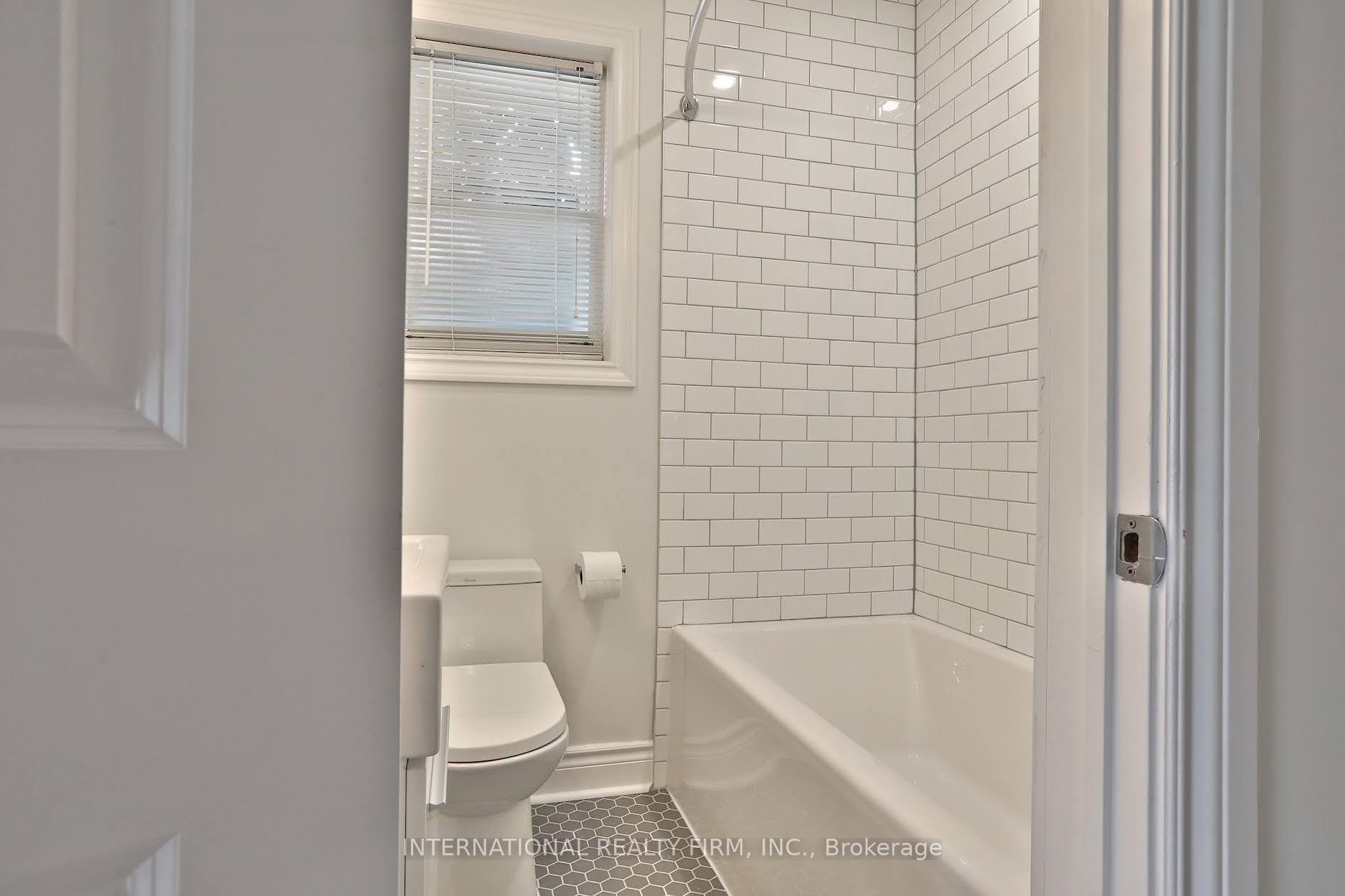Photo 19 of 688 Sammon Avenue, Toronto, Danforth Village-East York — HOMEH
