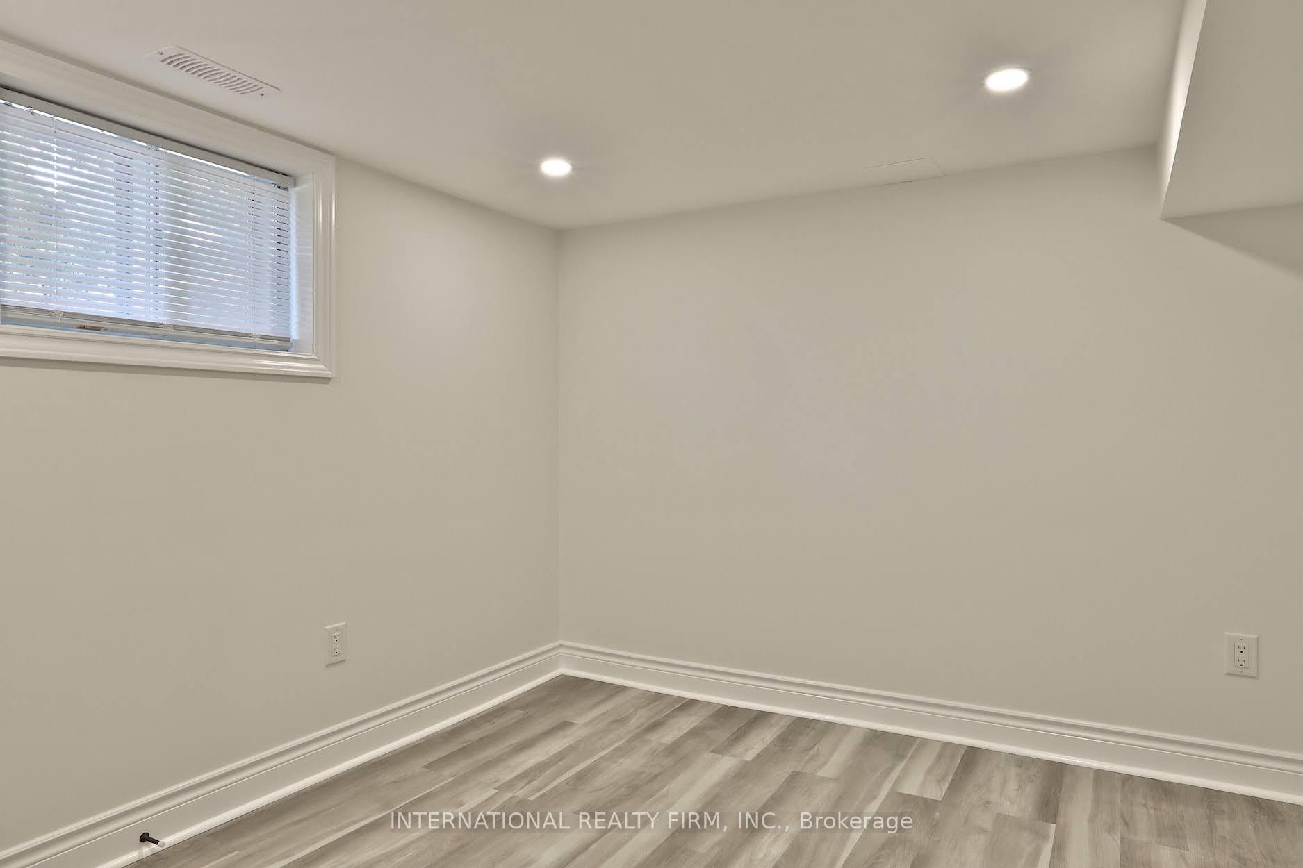 Photo 36 of 688 Sammon Avenue, Toronto, Danforth Village-East York — HOMEH