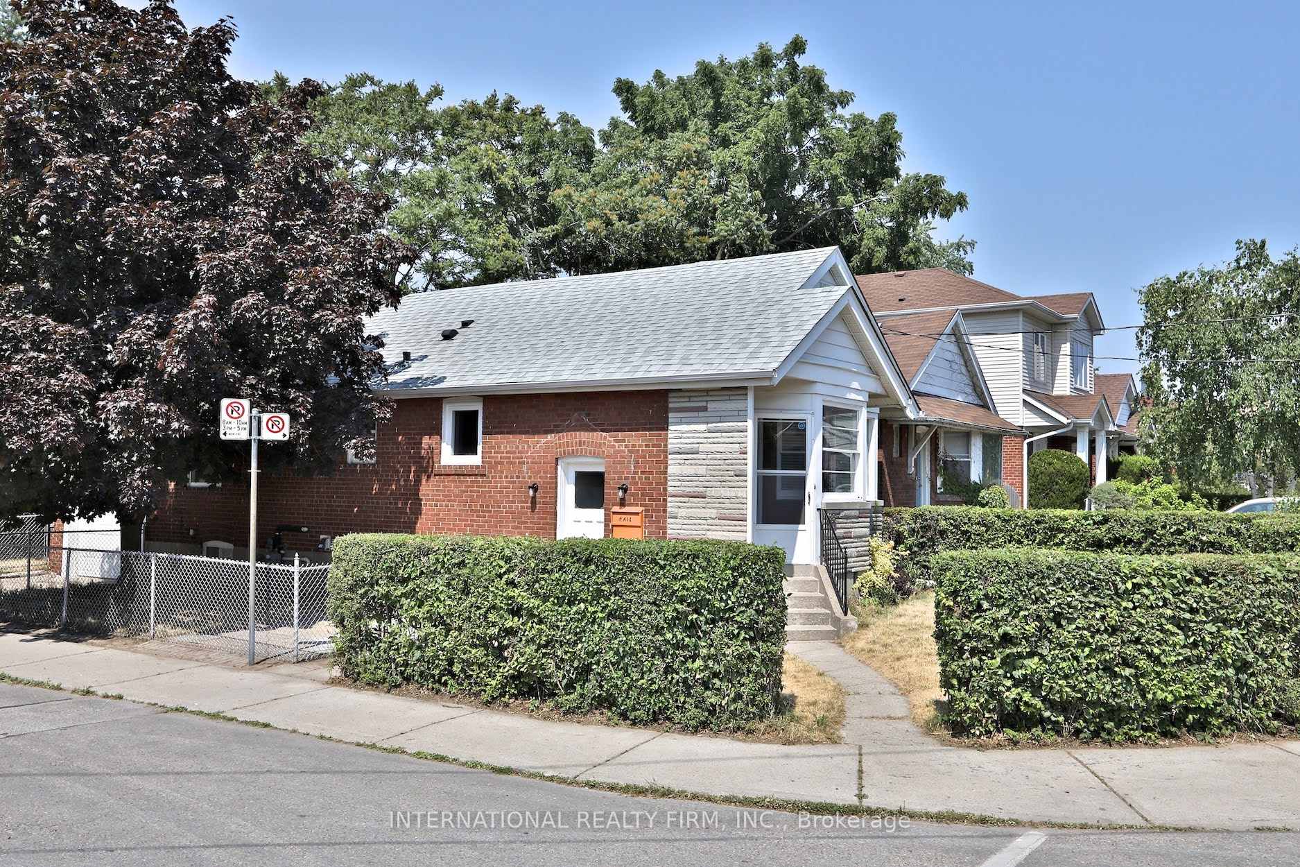 Photo 41 of 688 Sammon Avenue, Toronto, Danforth Village-East York — HOMEH