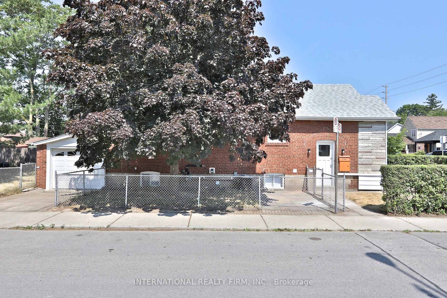Photo 42 of 688 Sammon Avenue, Toronto, Danforth Village-East York — HOMEH