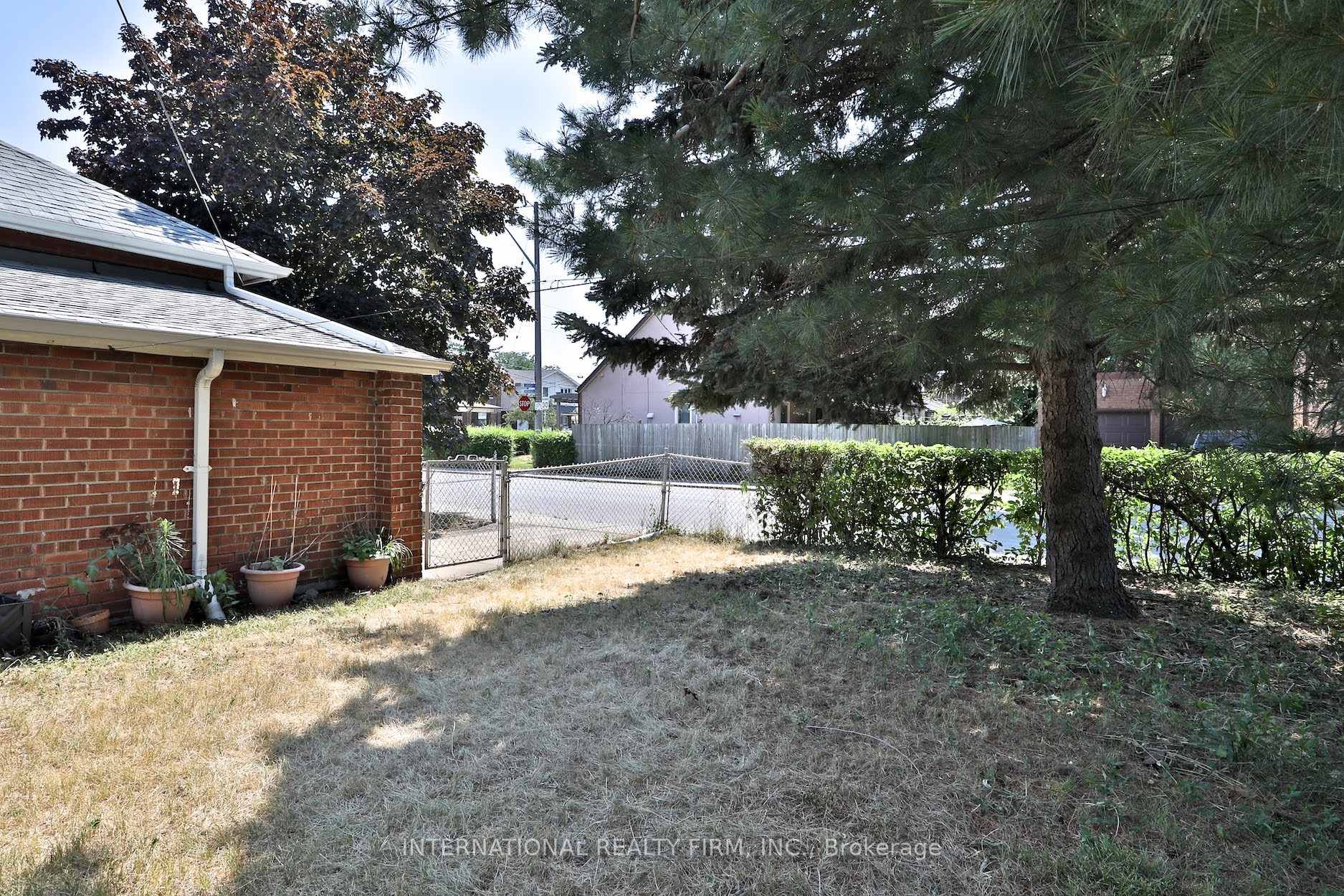 Photo 45 of 688 Sammon Avenue, Toronto, Danforth Village-East York — HOMEH