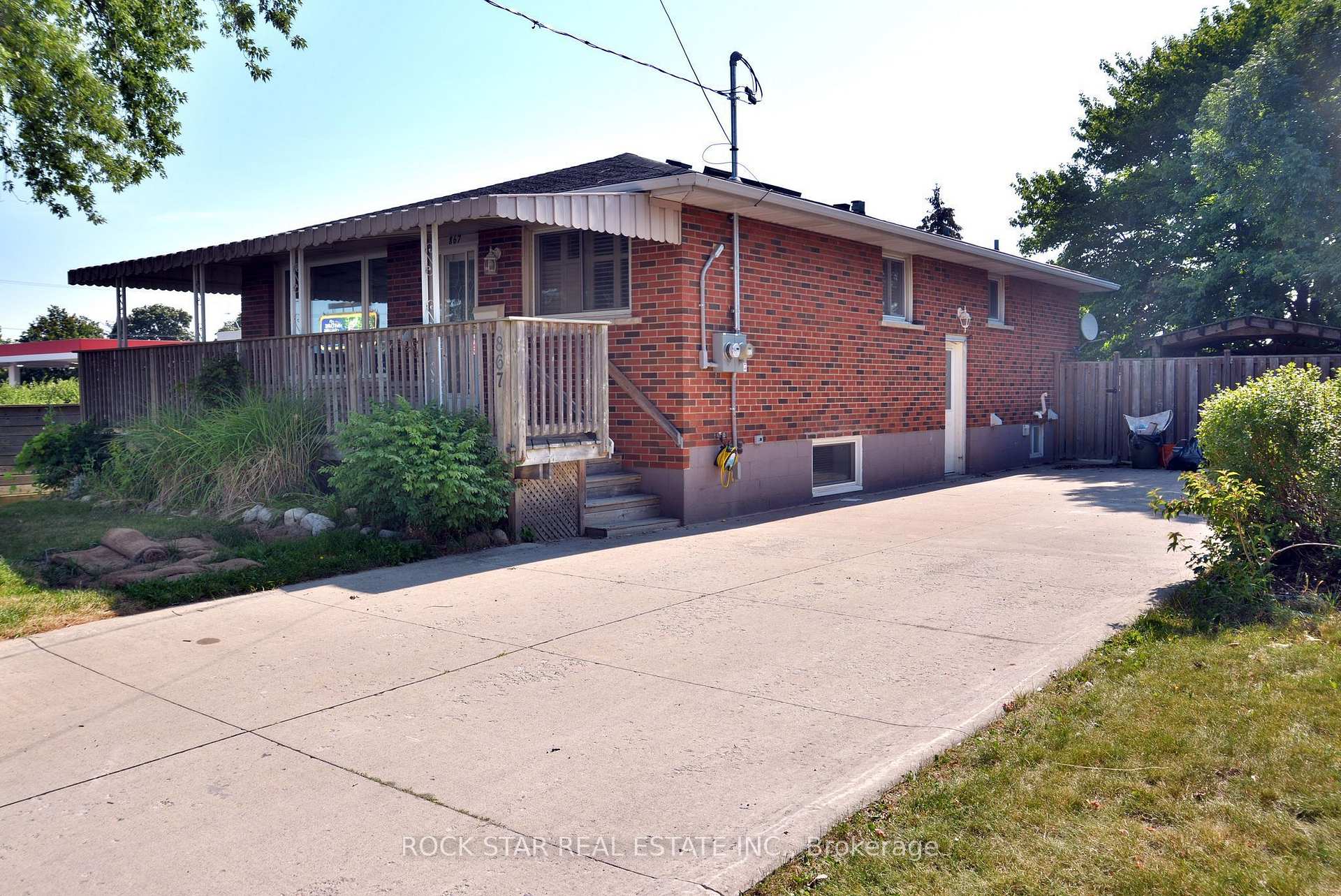 Photo of 867 Upper Sherman Avenue