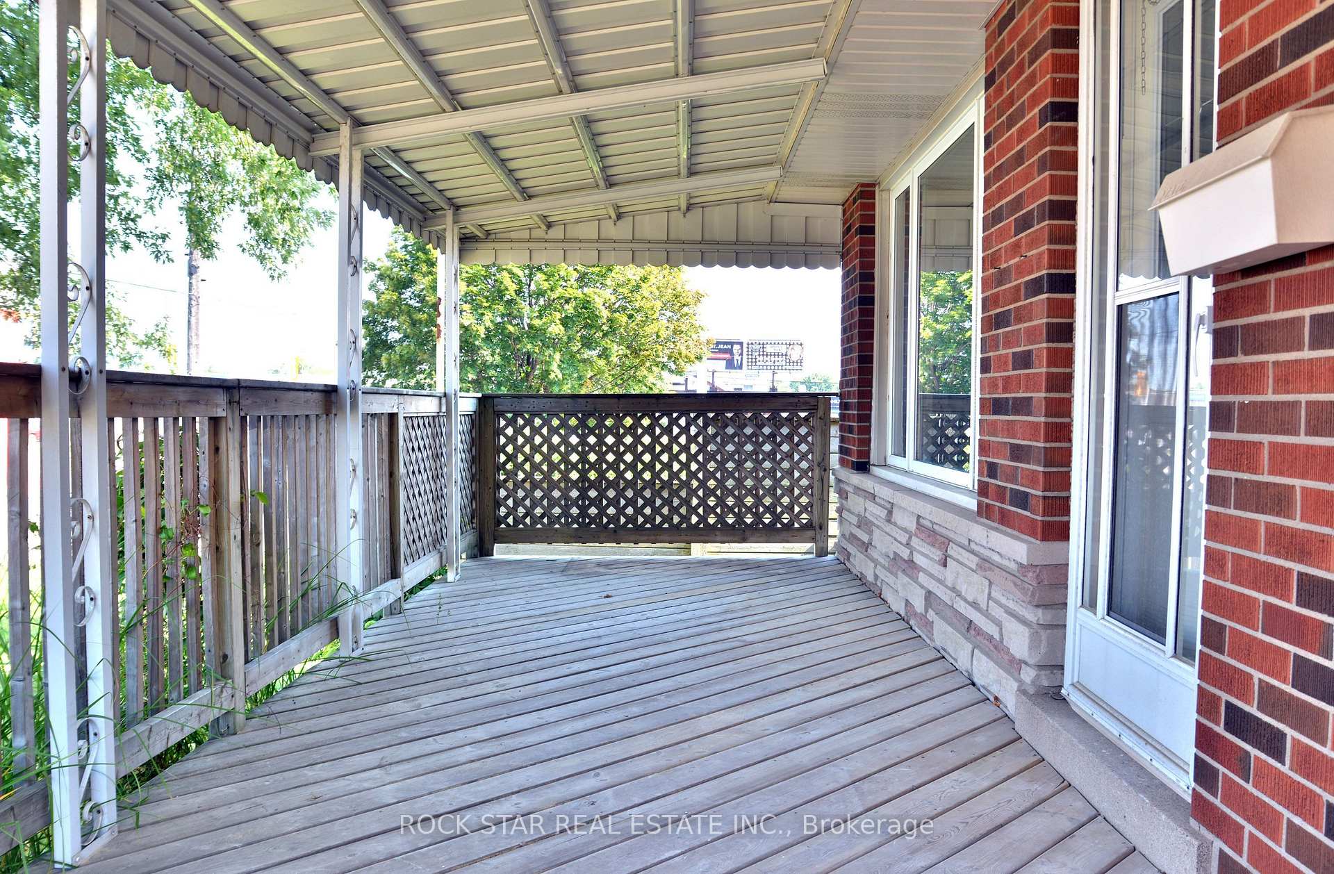 Photo 2 of 867 Upper Sherman Avenue, Hamilton, Thorner — HOMEH