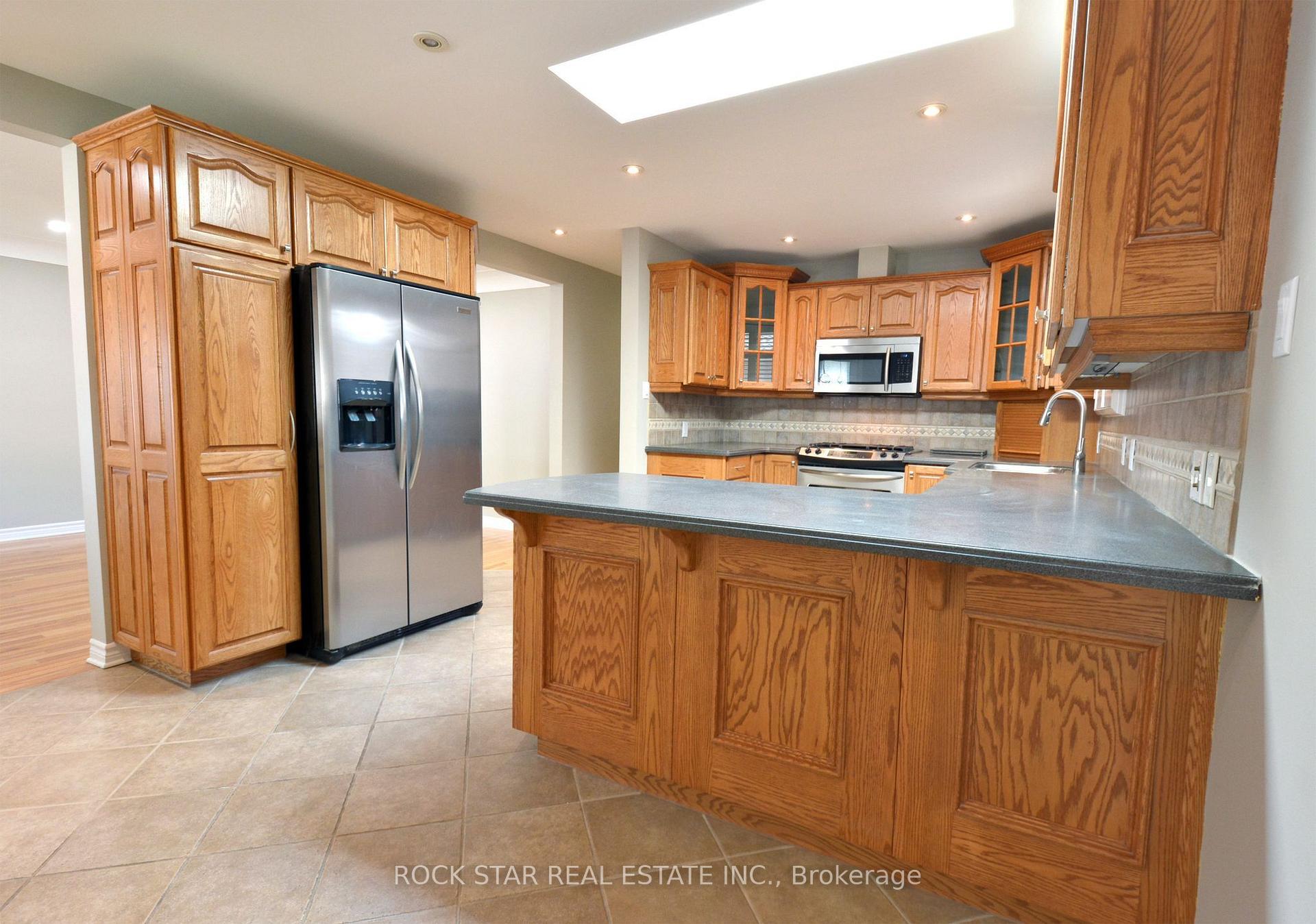Photo 7 of 867 Upper Sherman Avenue, Hamilton, Thorner — HOMEH