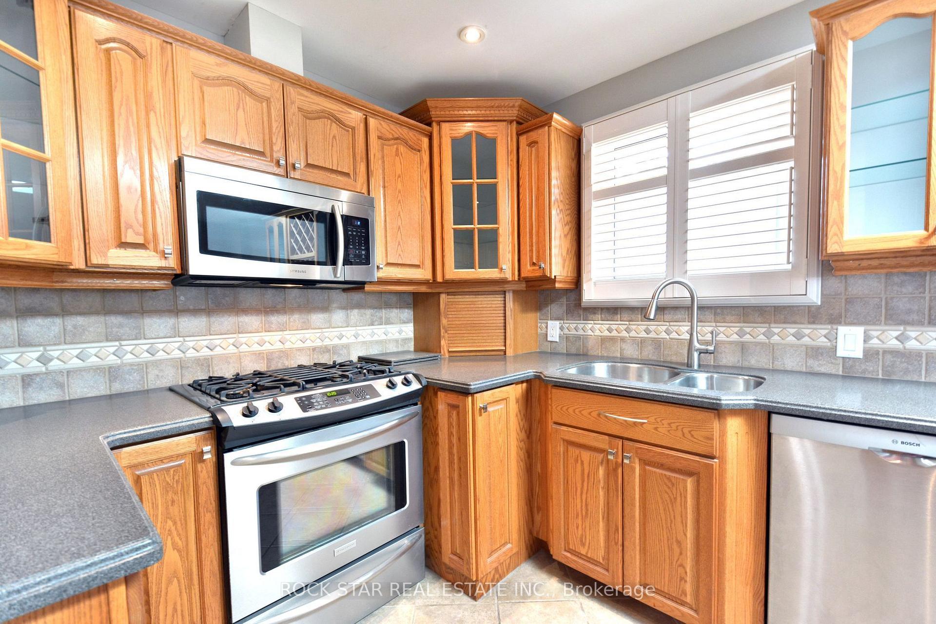Photo 10 of 867 Upper Sherman Avenue, Hamilton, Thorner — HOMEH
