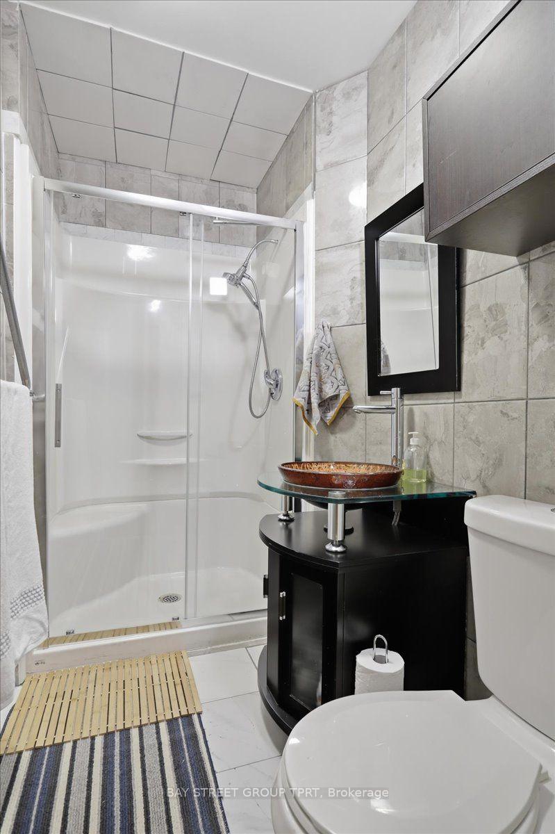 Photo 19 of 134 Clearbrooke Circle, Etobicoke, Rexdale-Kipling — HOMEH