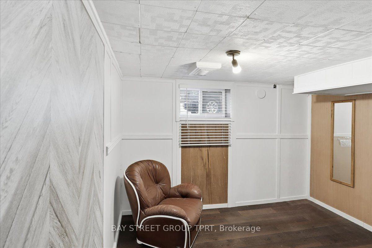 Photo 30 of 134 Clearbrooke Circle, Etobicoke, Rexdale-Kipling — HOMEH