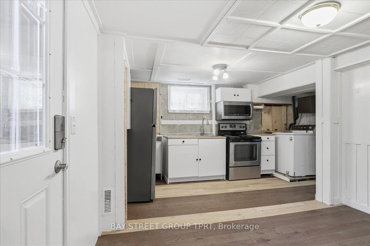 Photo 34 of 134 Clearbrooke Circle, Etobicoke, Rexdale-Kipling — HOMEH