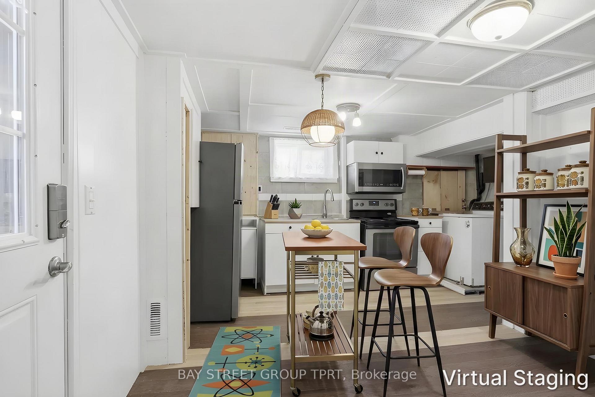 Photo 35 of 134 Clearbrooke Circle, Etobicoke, Rexdale-Kipling — HOMEH