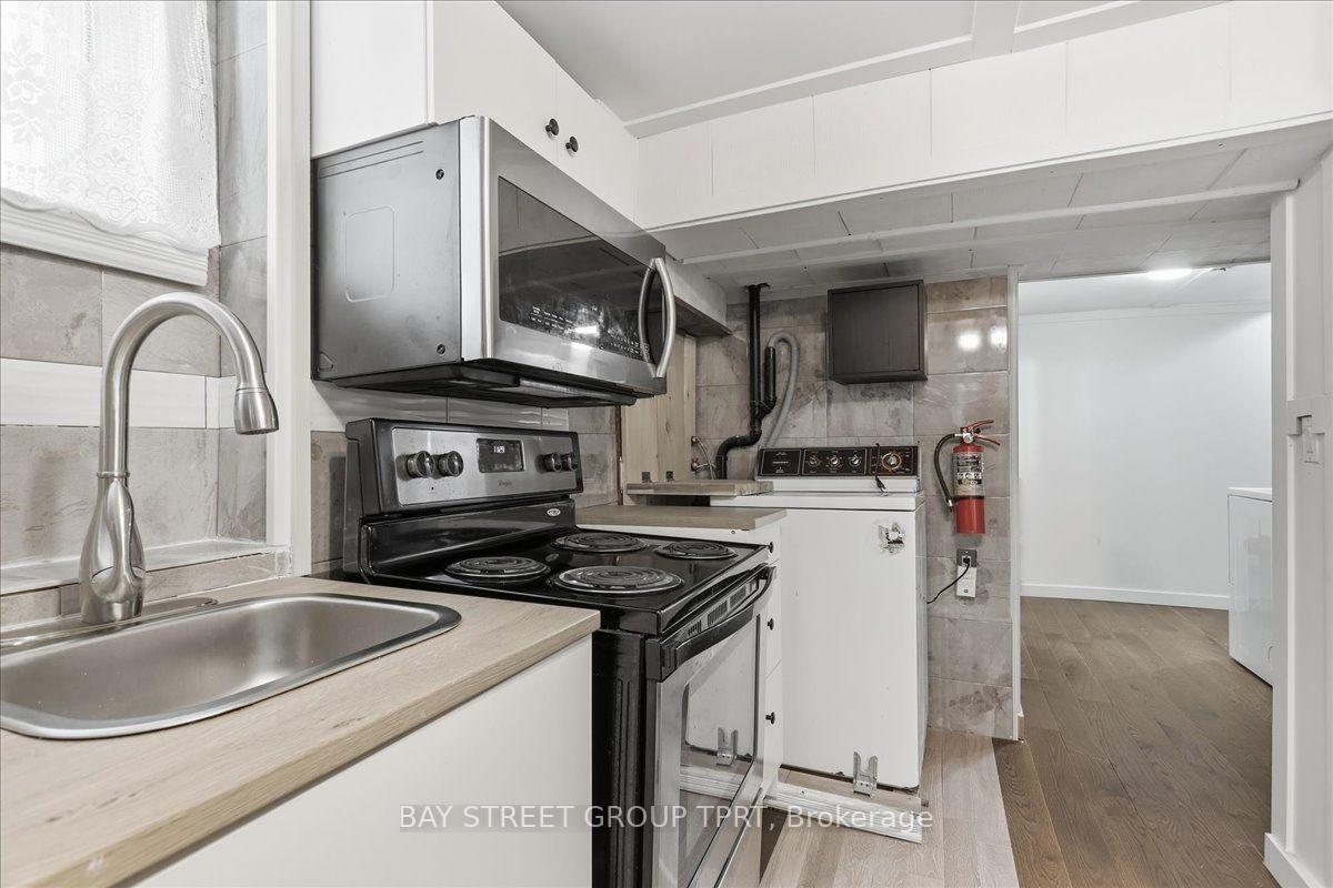 Photo 37 of 134 Clearbrooke Circle, Etobicoke, Rexdale-Kipling — HOMEH