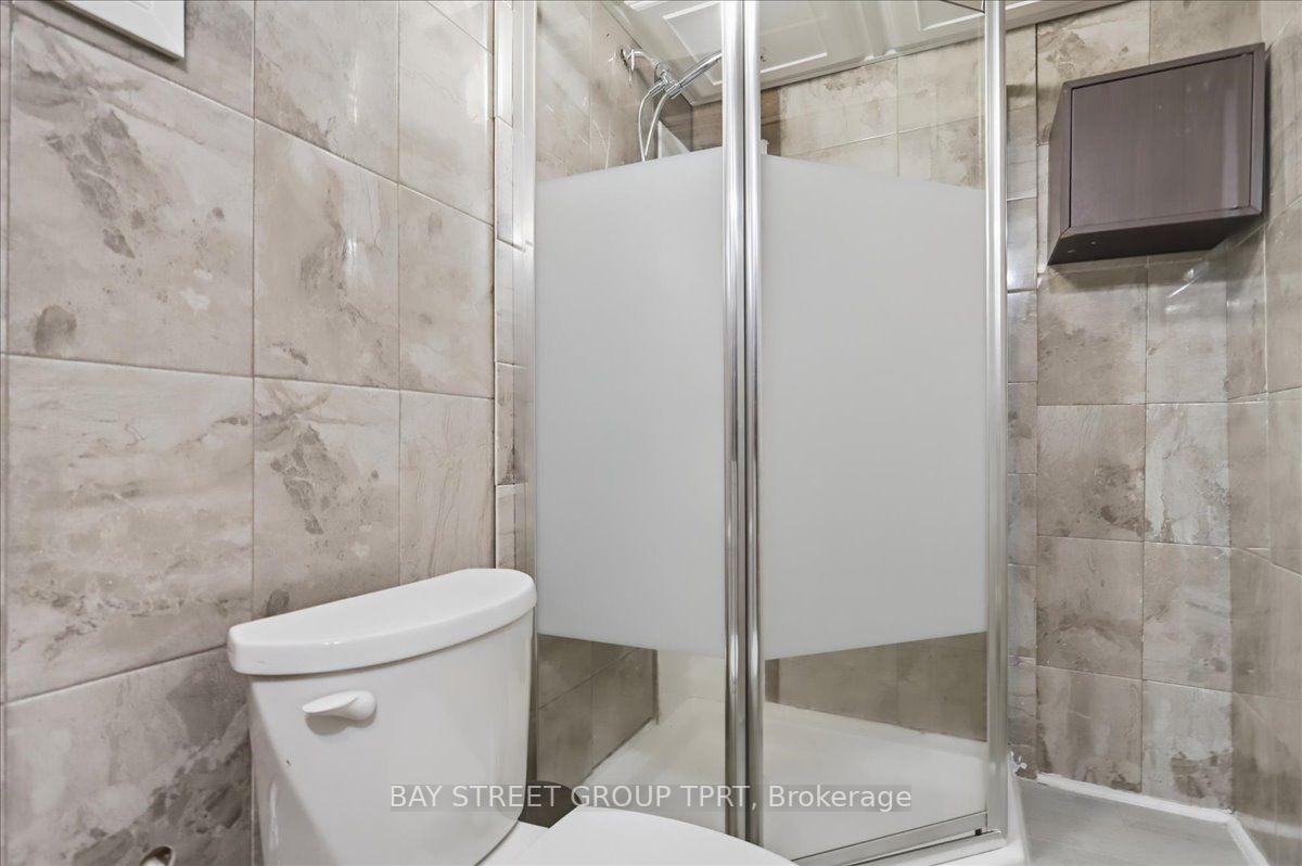 Photo 39 of 134 Clearbrooke Circle, Etobicoke, Rexdale-Kipling — HOMEH