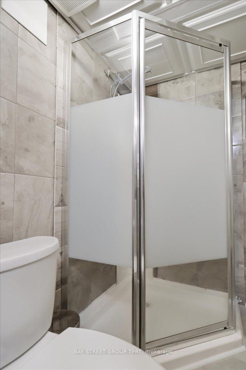 Photo 40 of 134 Clearbrooke Circle, Etobicoke, Rexdale-Kipling — HOMEH