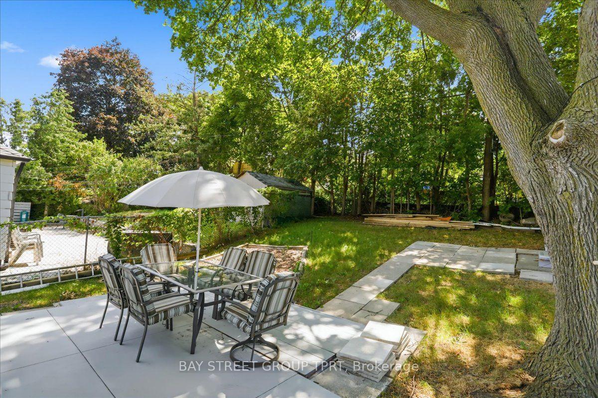 Photo 48 of 134 Clearbrooke Circle, Etobicoke, Rexdale-Kipling — HOMEH