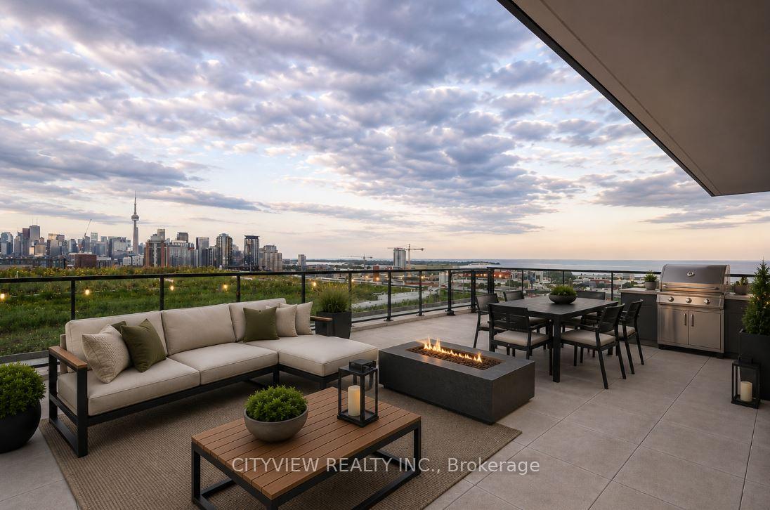 Front of Unit 1402, 285 Dufferin Street