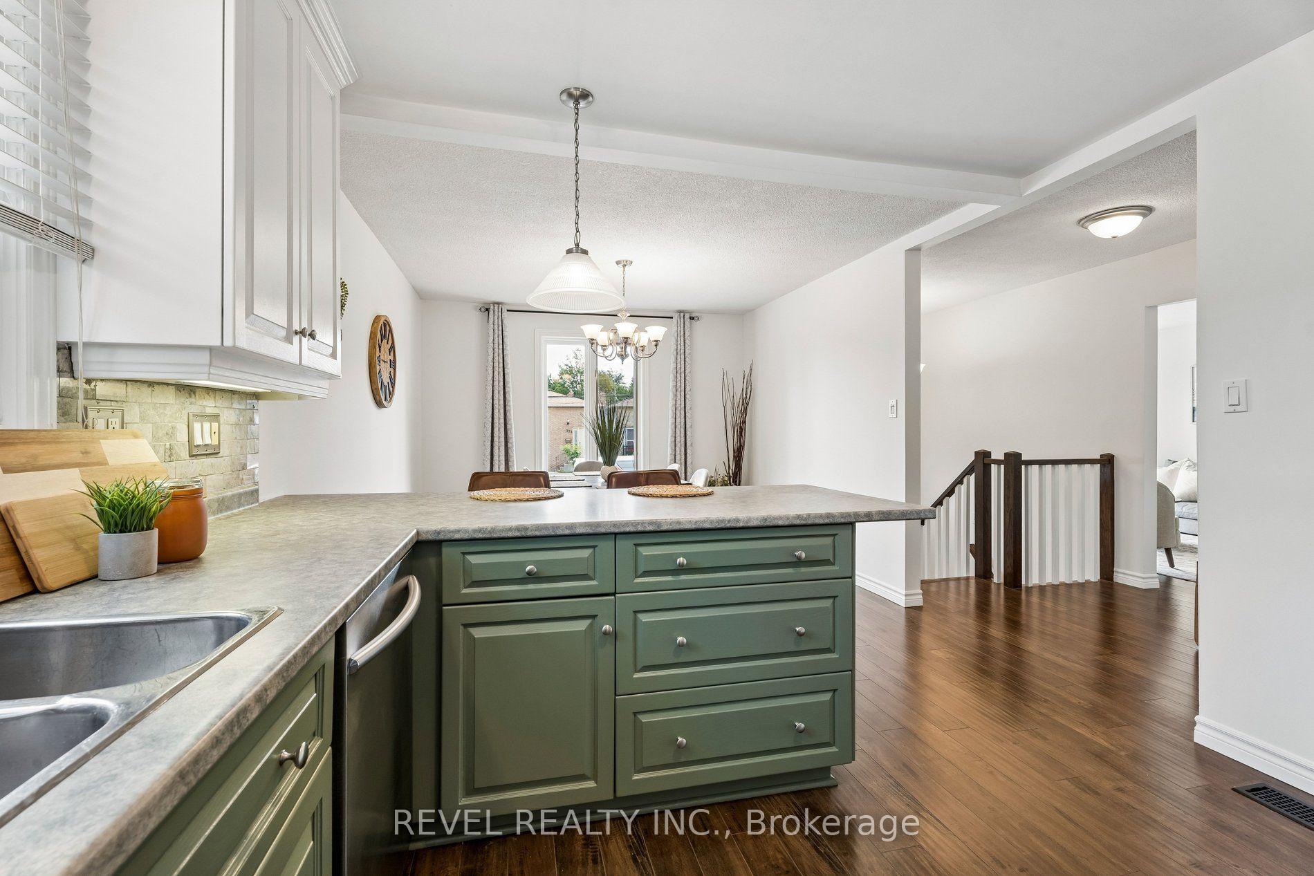 Photo 16 of 317 Rexford Drive, Hamilton, Randall — HOMEH