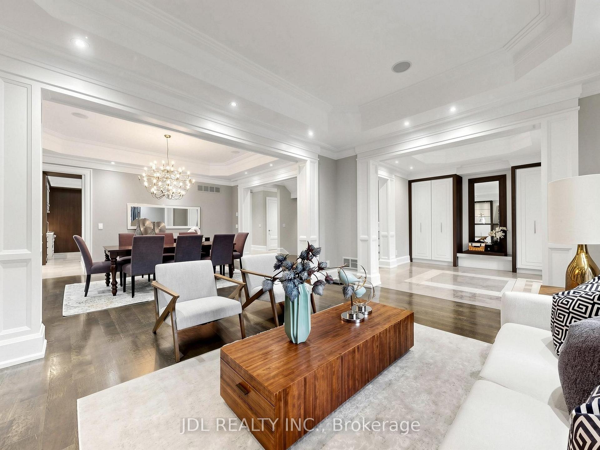 Photo 15 of 105 Arjay Crescent, North York, Bridle Path-Sunnybrook-York Mills — HOMEH