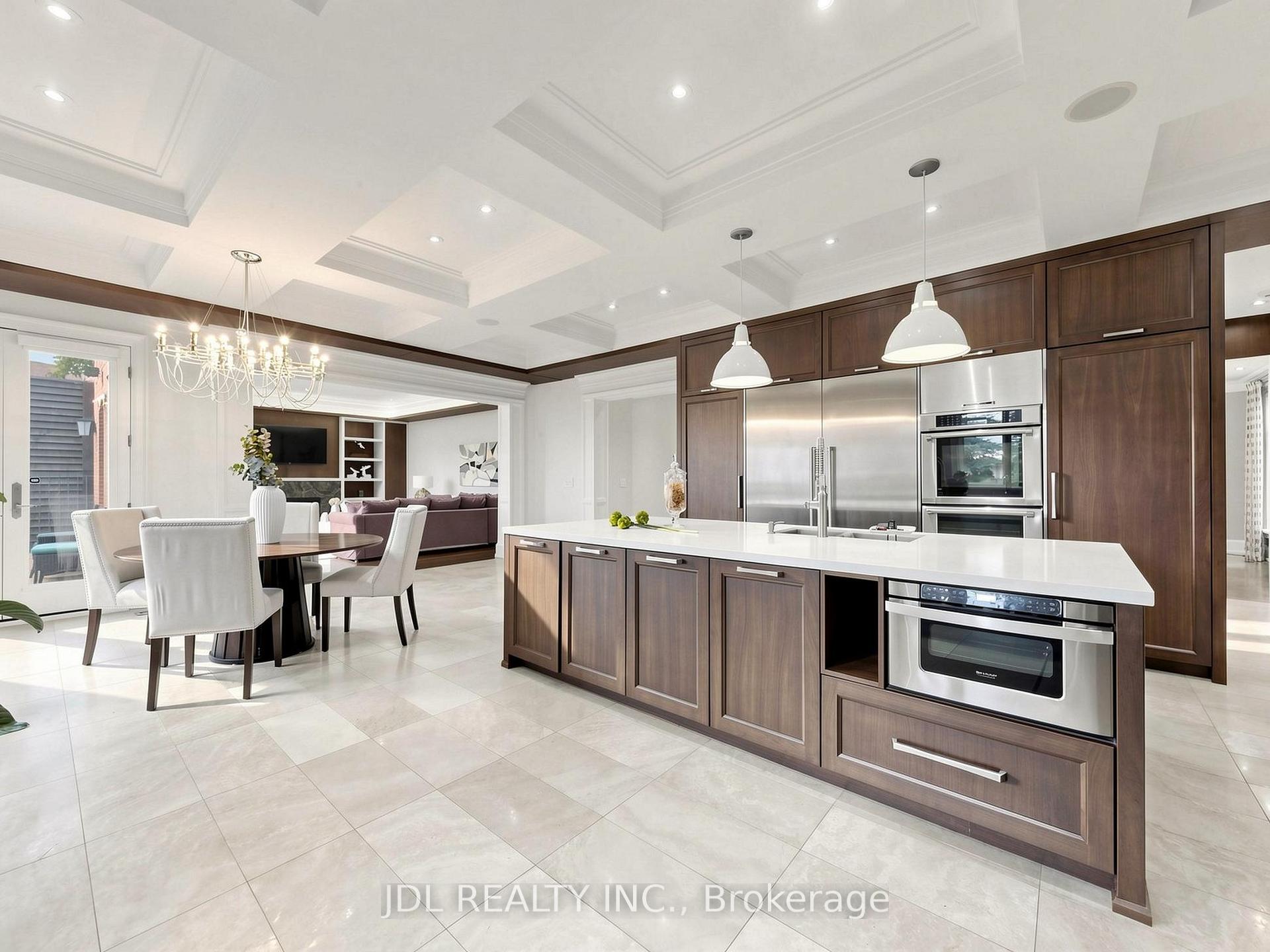 Photo 35 of 105 Arjay Crescent, North York, Bridle Path-Sunnybrook-York Mills — HOMEH