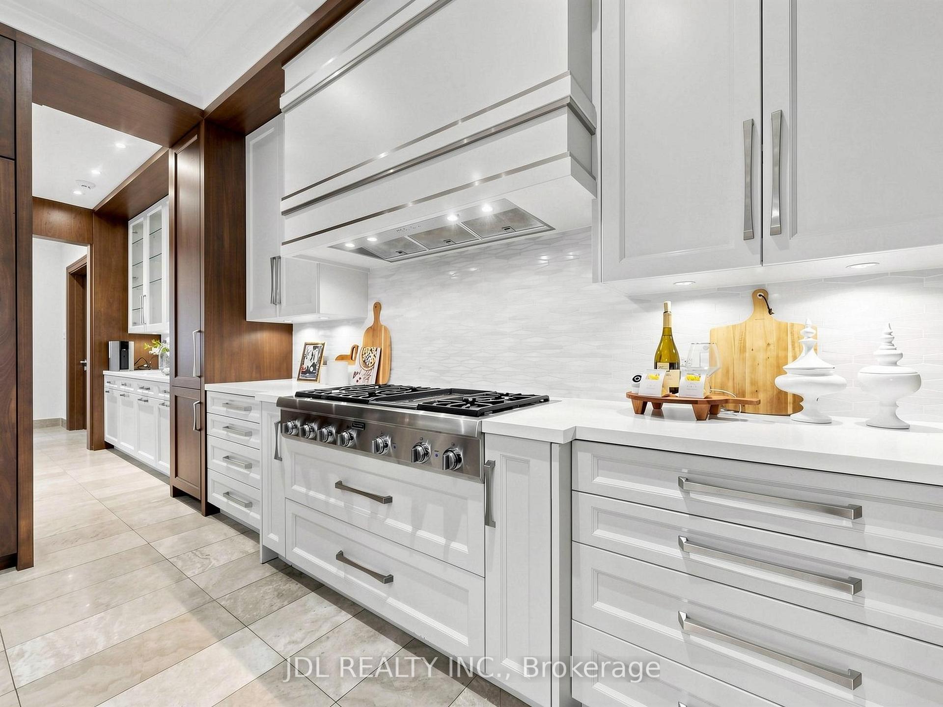 Photo 38 of 105 Arjay Crescent, North York, Bridle Path-Sunnybrook-York Mills — HOMEH