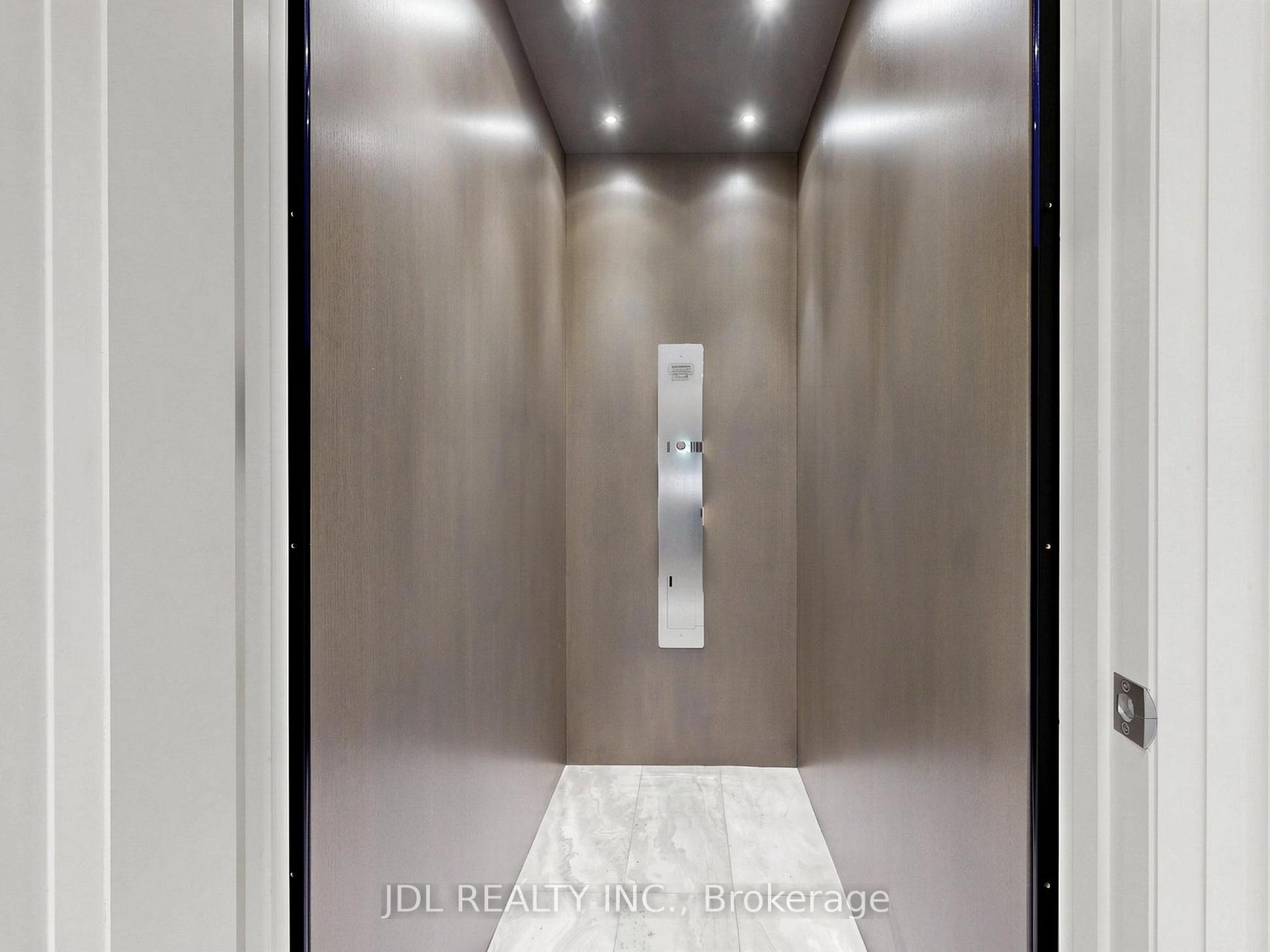 Photo 44 of 105 Arjay Crescent, North York, Bridle Path-Sunnybrook-York Mills — HOMEH