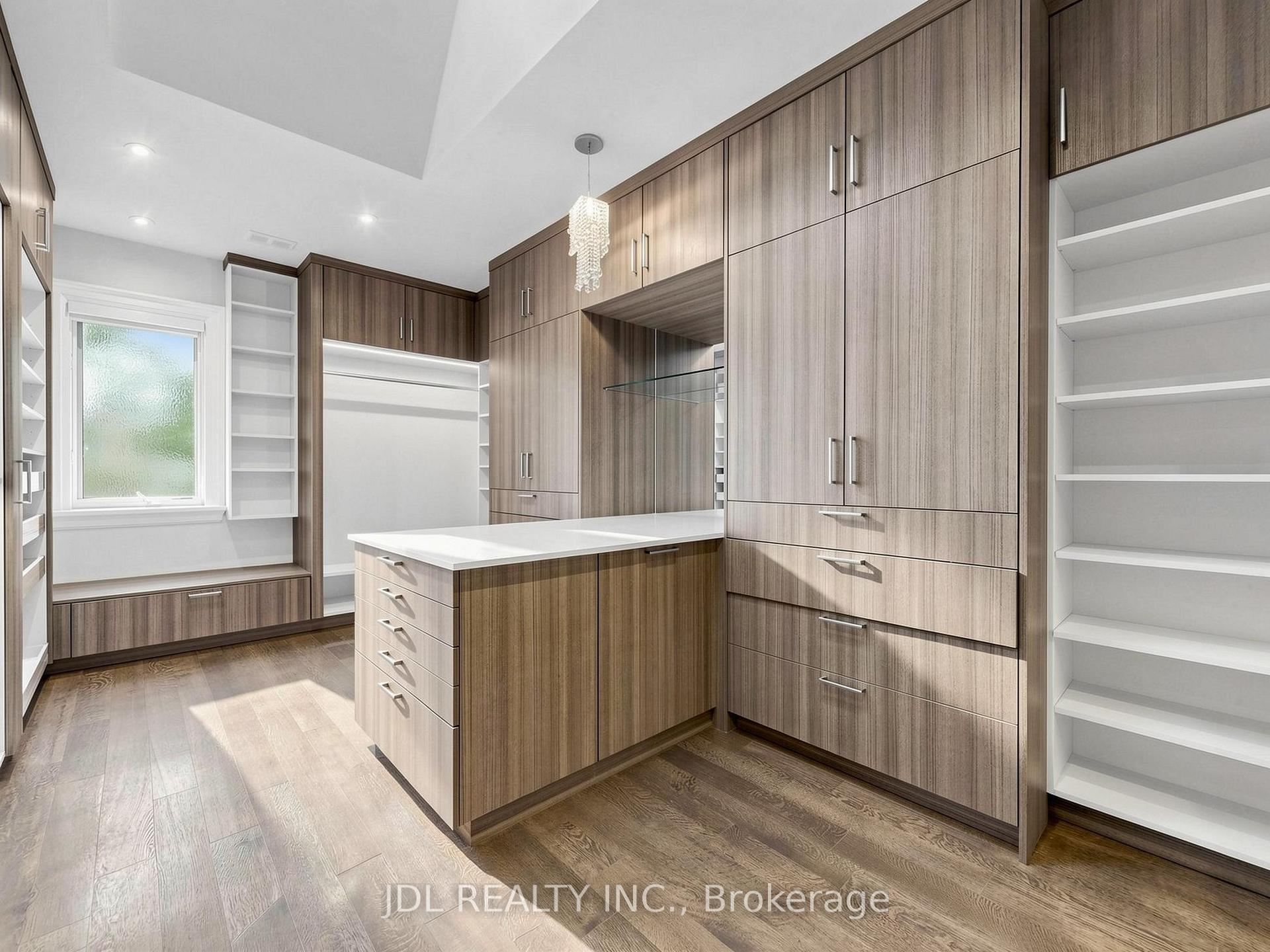 Photo 57 of 105 Arjay Crescent, North York, Bridle Path-Sunnybrook-York Mills — HOMEH