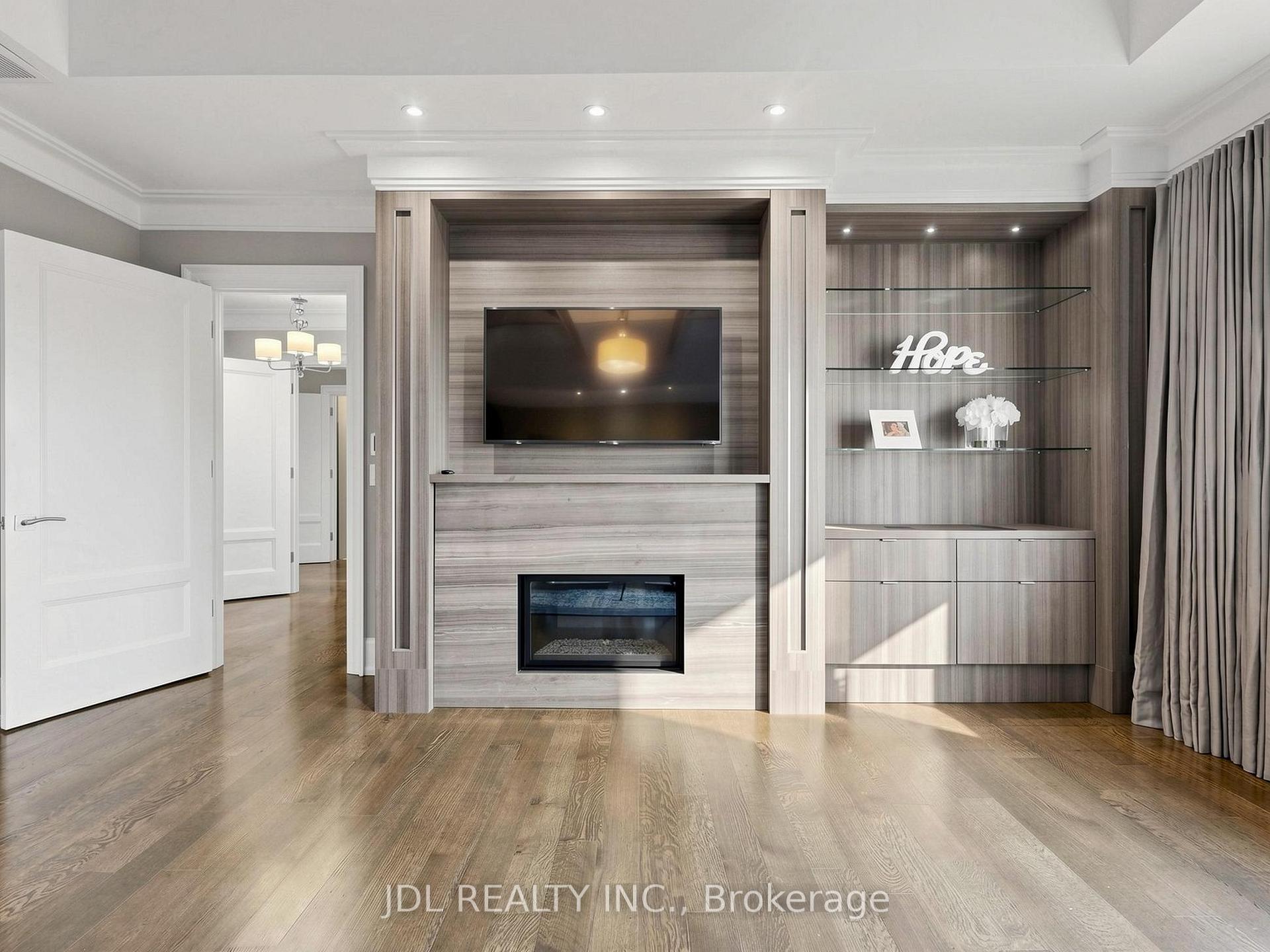 Photo 55 of 105 Arjay Crescent, North York, Bridle Path-Sunnybrook-York Mills — HOMEH