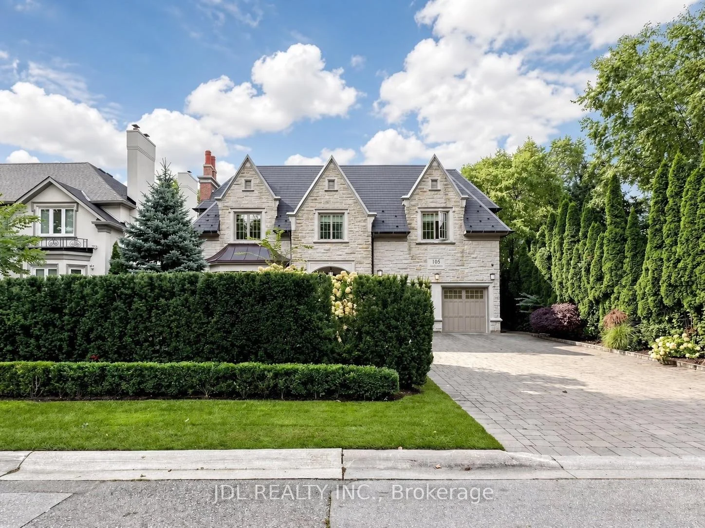 Photo 11 of 105 Arjay Crescent, North York, Bridle Path-Sunnybrook-York Mills — HOMEH