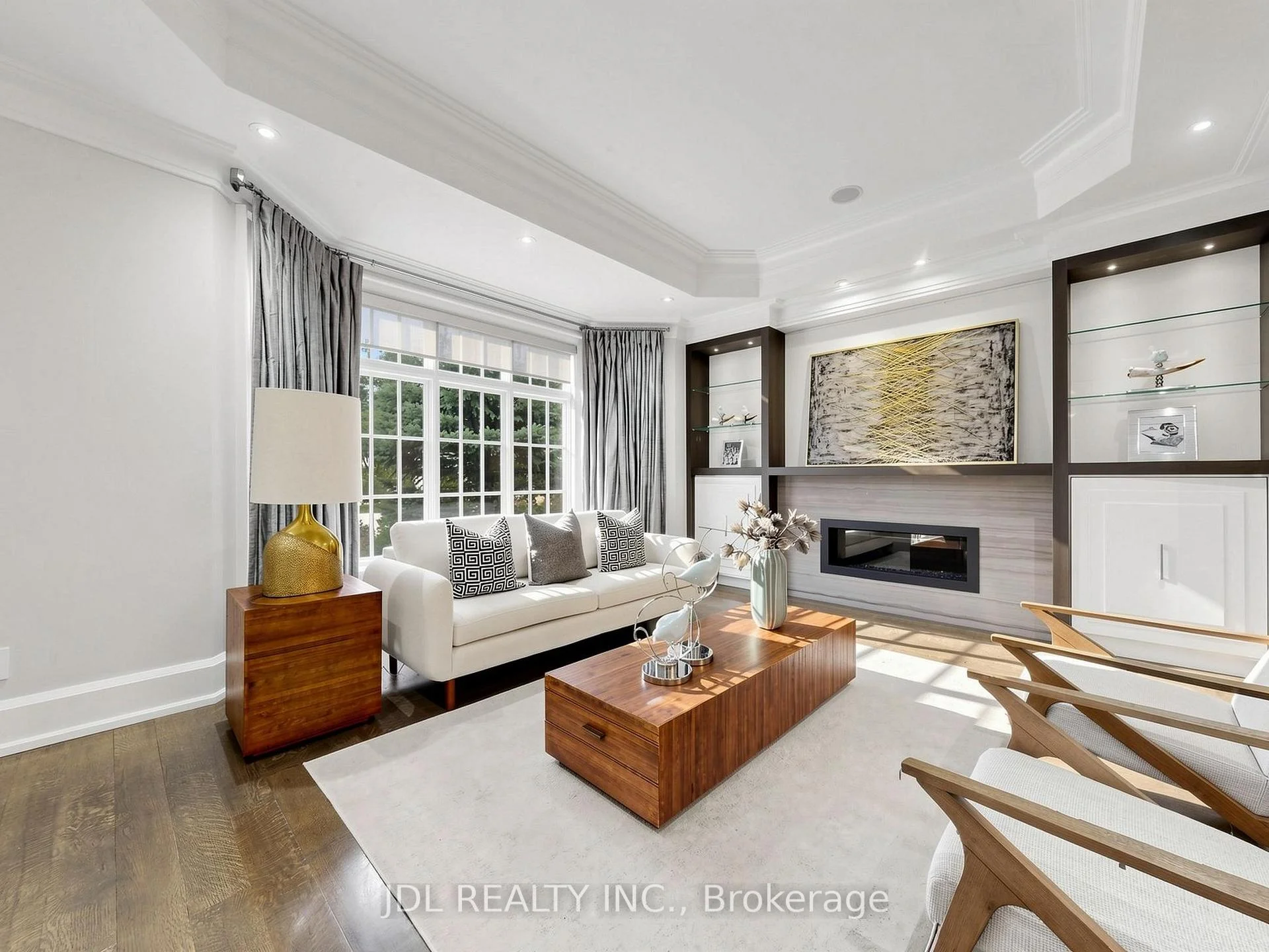 Photo 13 of 105 Arjay Crescent, North York, Bridle Path-Sunnybrook-York Mills — HOMEH