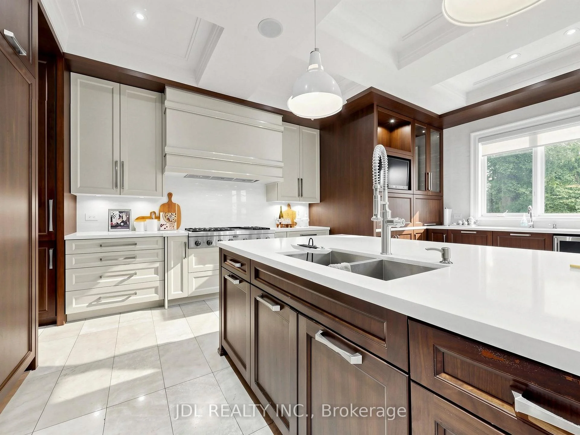 Photo 30 of 105 Arjay Crescent, North York, Bridle Path-Sunnybrook-York Mills — HOMEH