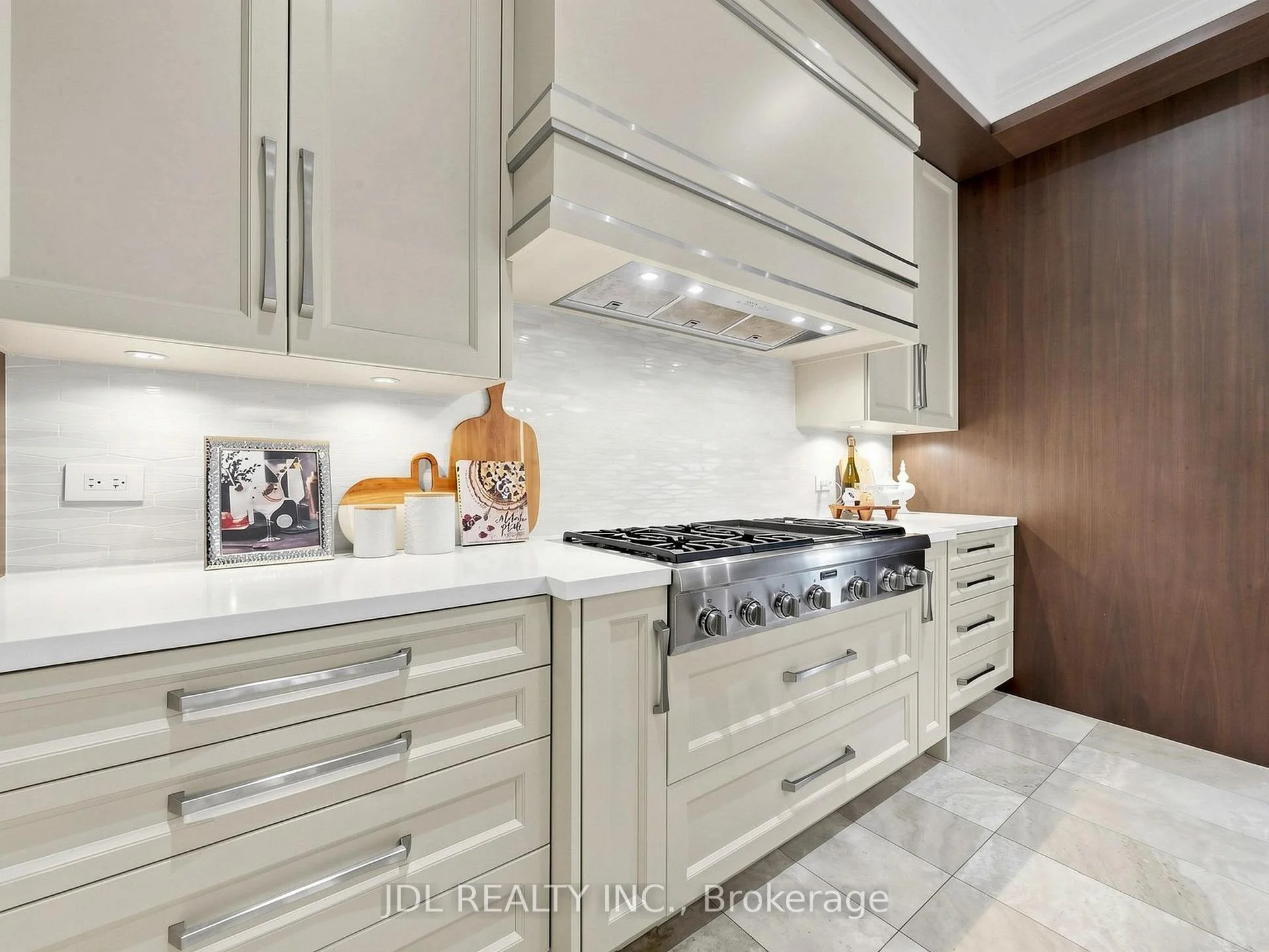 Photo 34 of 105 Arjay Crescent, North York, Bridle Path-Sunnybrook-York Mills — HOMEH
