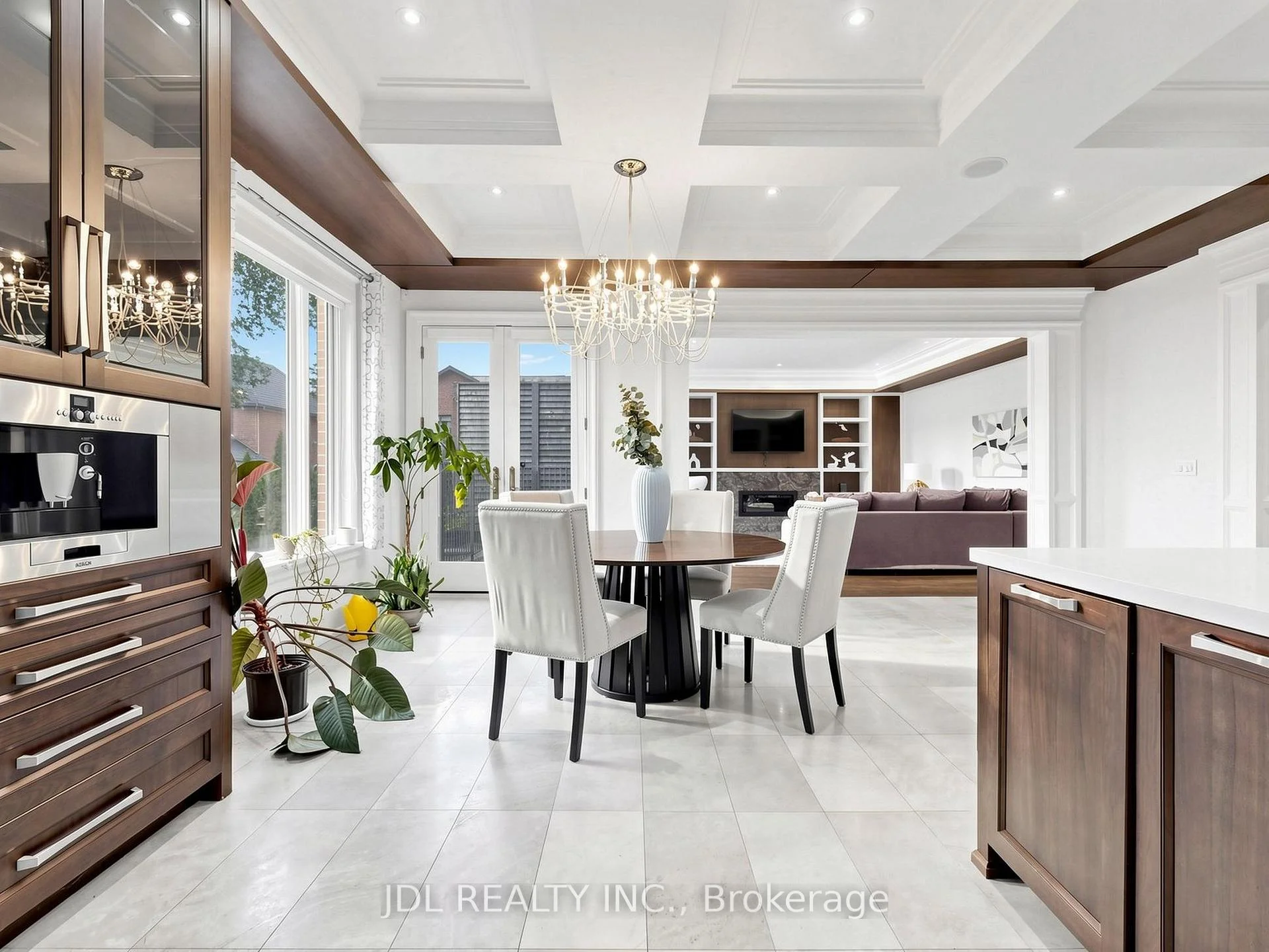 Photo 37 of 105 Arjay Crescent, North York, Bridle Path-Sunnybrook-York Mills — HOMEH