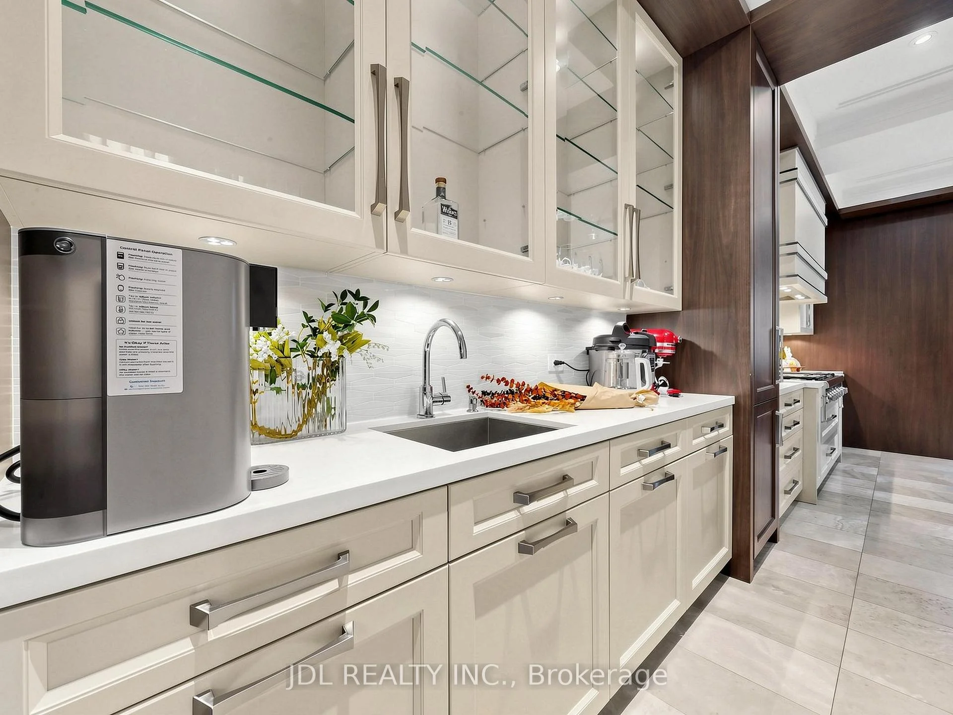Photo 41 of 105 Arjay Crescent, North York, Bridle Path-Sunnybrook-York Mills — HOMEH