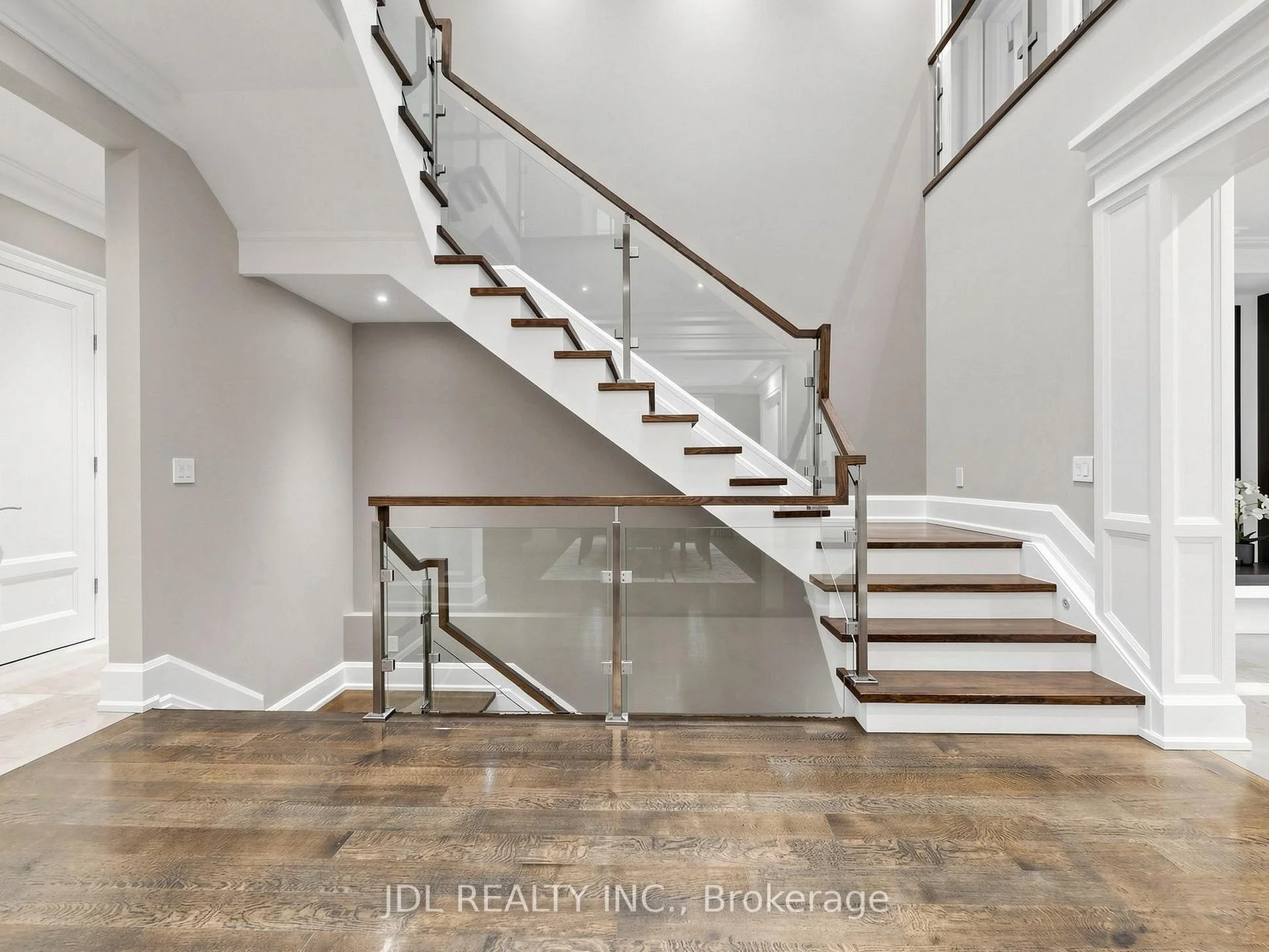 Photo 51 of 105 Arjay Crescent, North York, Bridle Path-Sunnybrook-York Mills — HOMEH