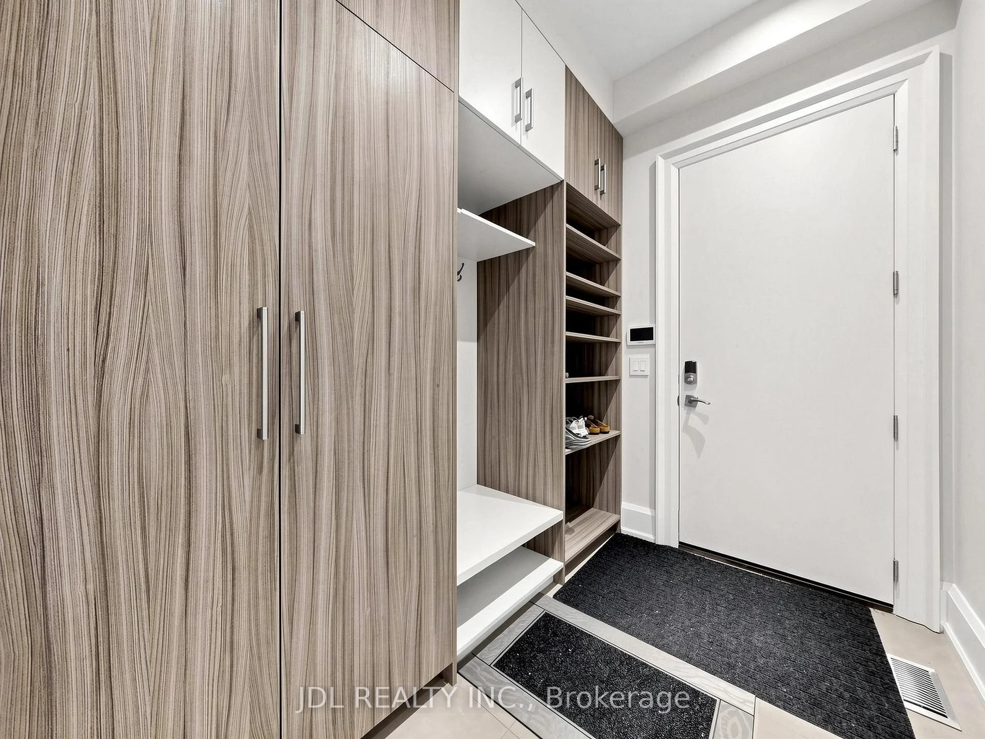 Photo 62 of 105 Arjay Crescent, North York, Bridle Path-Sunnybrook-York Mills — HOMEH