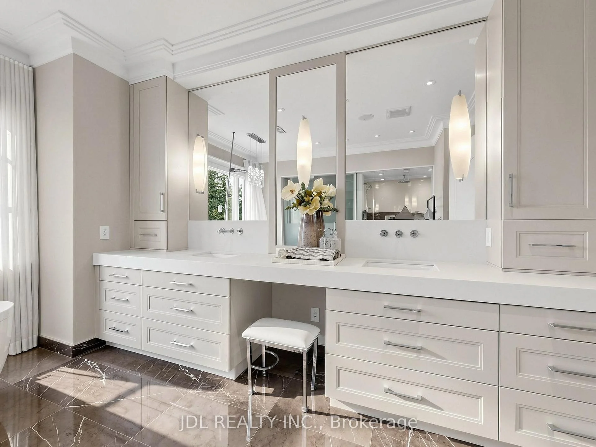 Photo 68 of 105 Arjay Crescent, North York, Bridle Path-Sunnybrook-York Mills — HOMEH