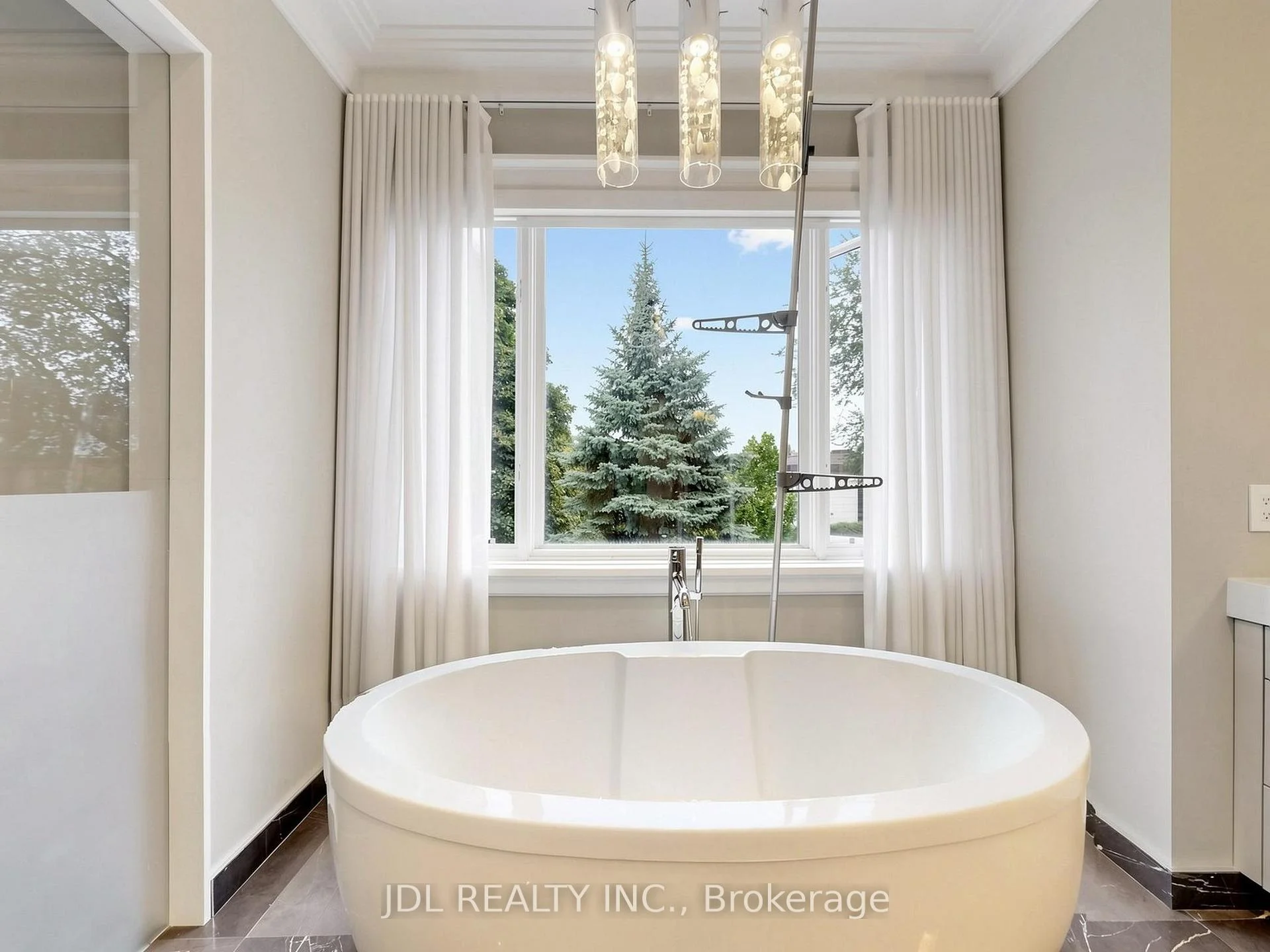 Photo 70 of 105 Arjay Crescent, North York, Bridle Path-Sunnybrook-York Mills — HOMEH
