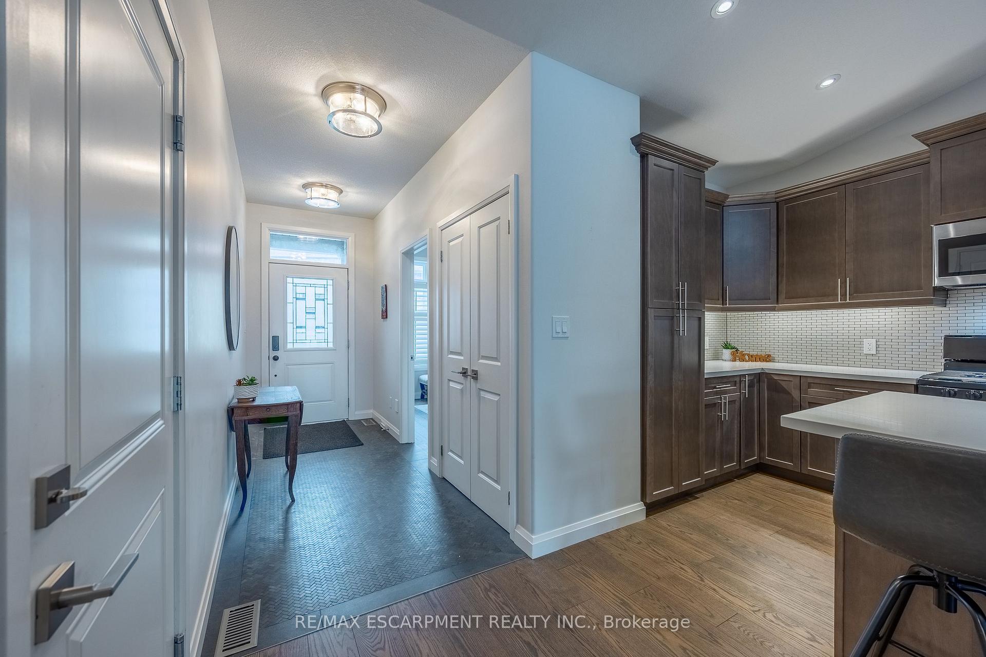 Photo 3 of Unit 7, 5 Old Hamilton Road, Norfolk, Port Dover — HOMEH