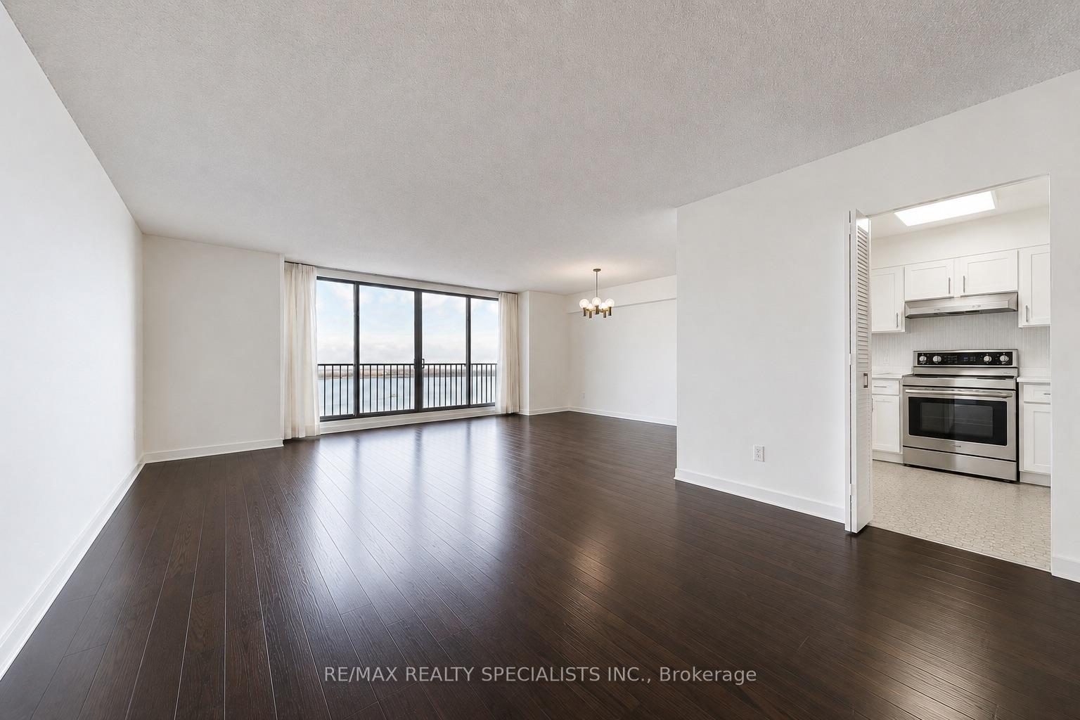 Photo 2 of Unit 1207, 33 Harbour Square, Toronto, Waterfront Communities — HOMEH
