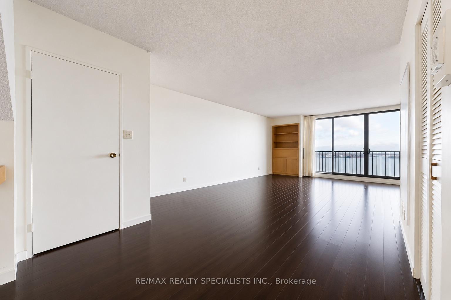Photo 4 of Unit 1207, 33 Harbour Square, Toronto, Waterfront Communities — HOMEH