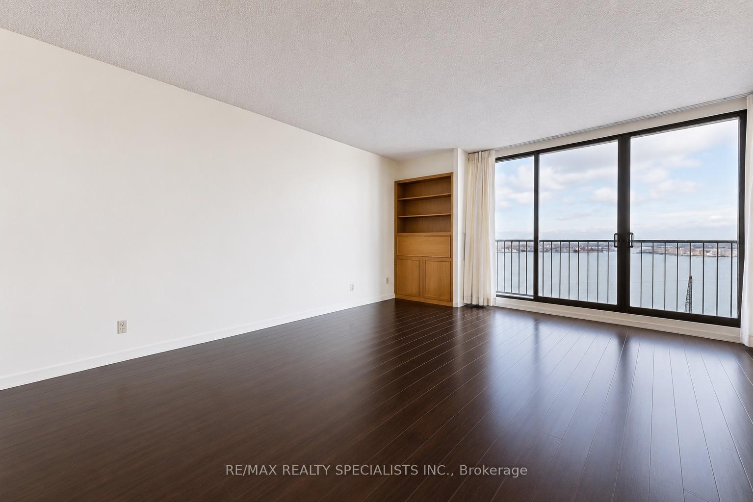 Photo 6 of Unit 1207, 33 Harbour Square, Toronto, Waterfront Communities — HOMEH