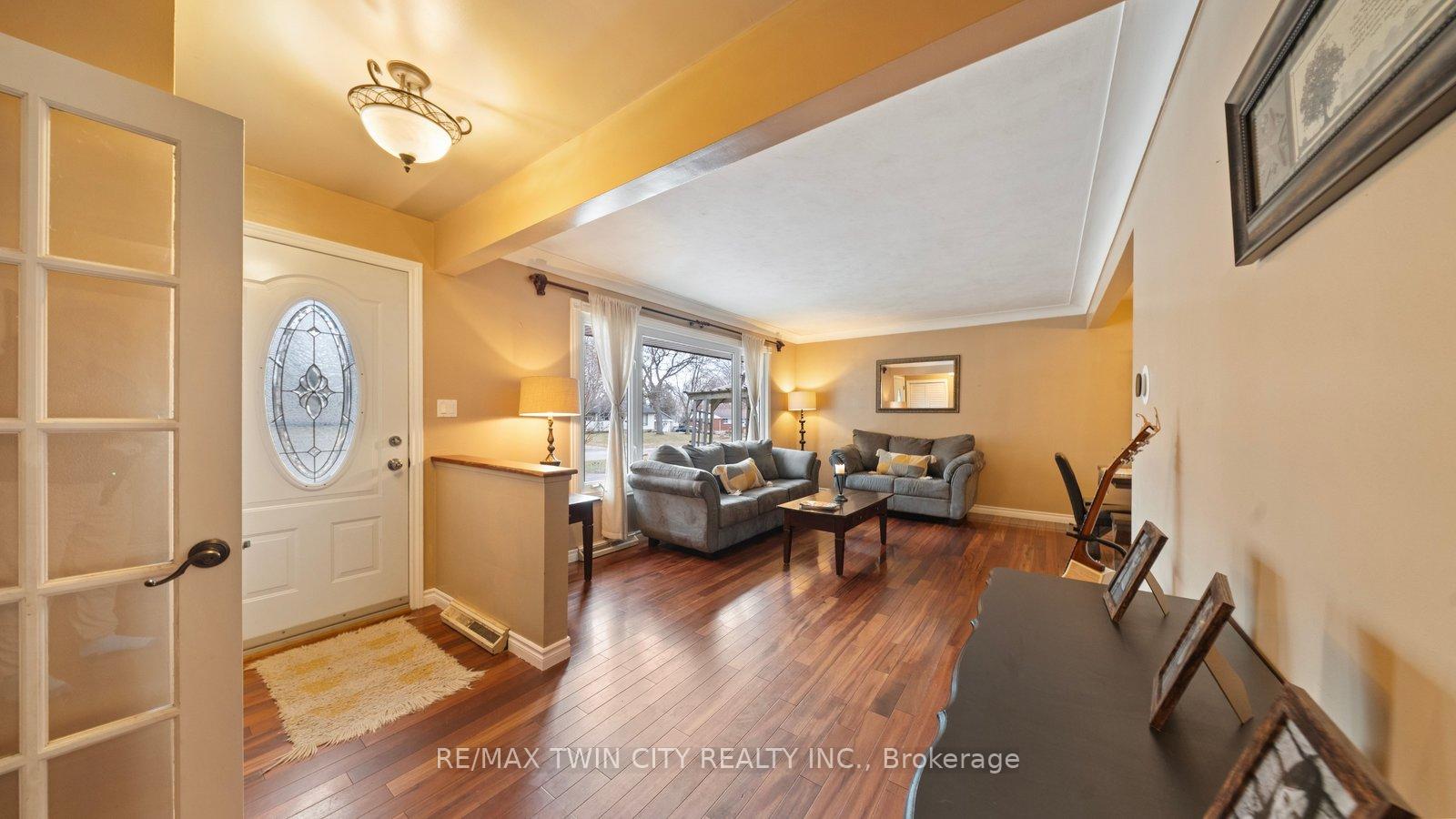 Photo 5 of 58 Kinnard Road, Brantford, Oakhill Dr — HOMEH