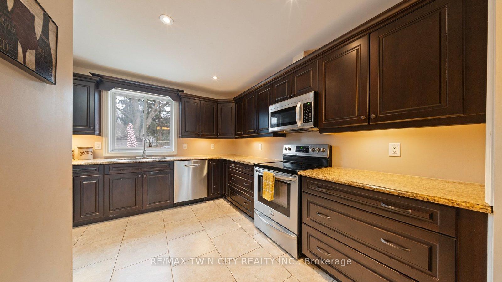 Photo 10 of 58 Kinnard Road, Brantford, Oakhill Dr — HOMEH